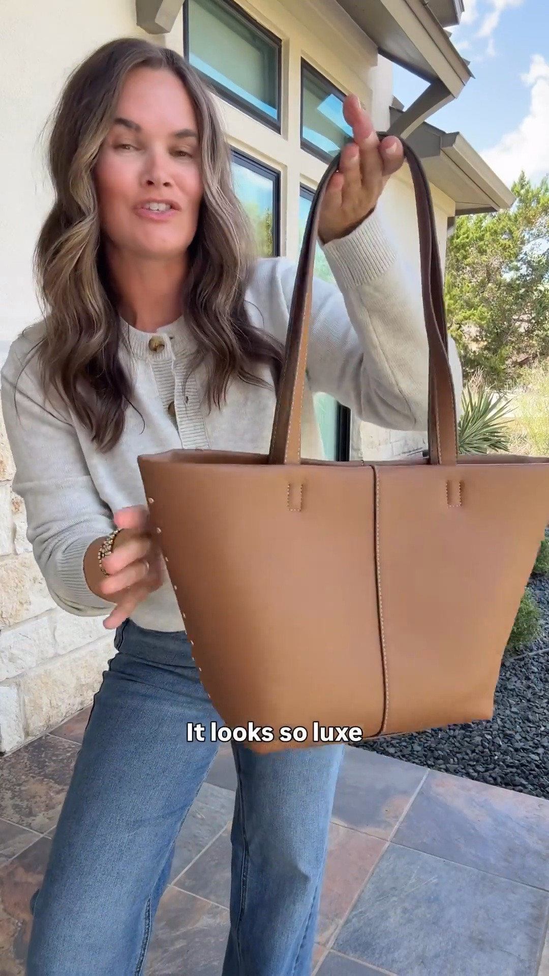 This $25 Walmart tote is SUCH a good Deal Days find. The rich brown looks expensive and it’s big enough to carry all the everyday essentials.

Walmart Deal Days, Walmart tote bag, brown tote bag, Walmart purse, fall handbag, affordable handbag, everyday tote, brown accessories, Walmart fashion, fall accessories, designer look for less, JulieFranks

#LTKootd #LTKmomlife #LTKSaleAlert