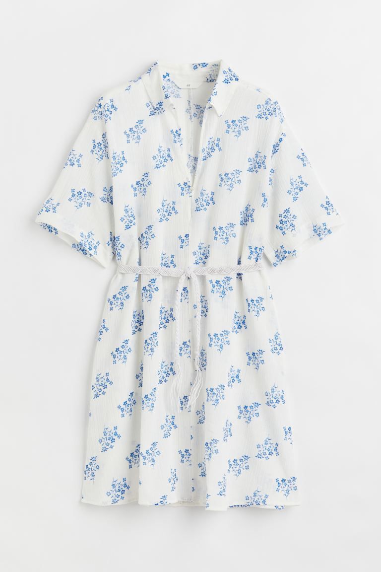 Short dress in a crinkled cotton weave containing some linen. Collar and a V-shaped opening at th... | H&M (US)