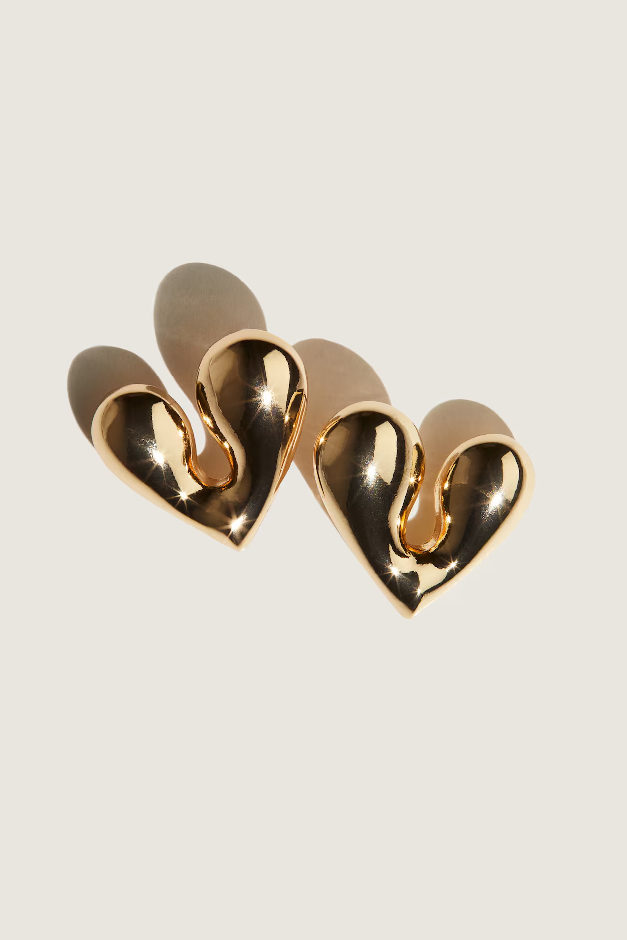 Heart-shaped earrings - Gold-coloured - Ladies | H&M GB | H&M (UK, MY, IN, SG, PH, TW, HK)