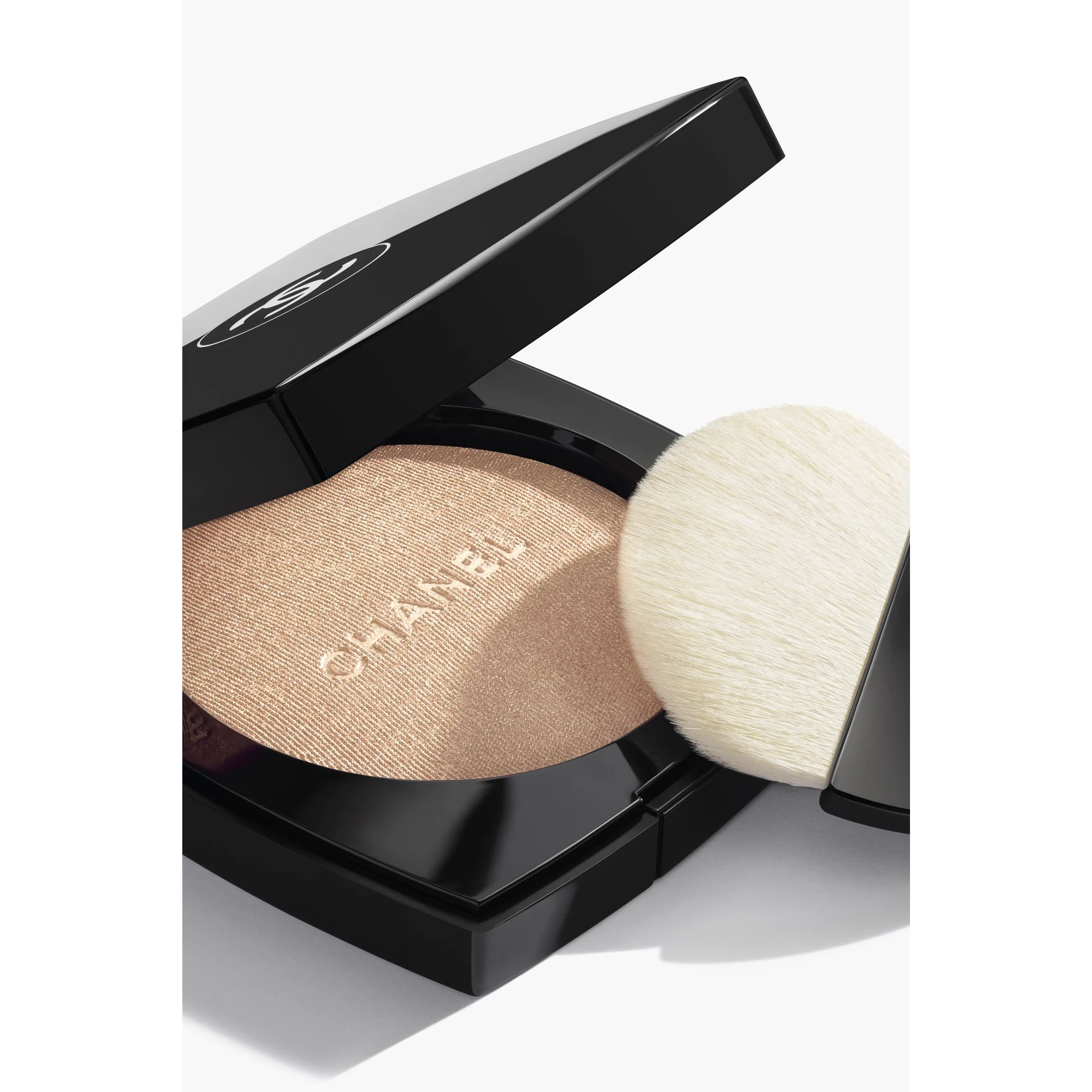 POUDRE LUMIÈRE Highlighting powder 10 - Ivory gold | CHANEL | Chanel, Inc. (US)