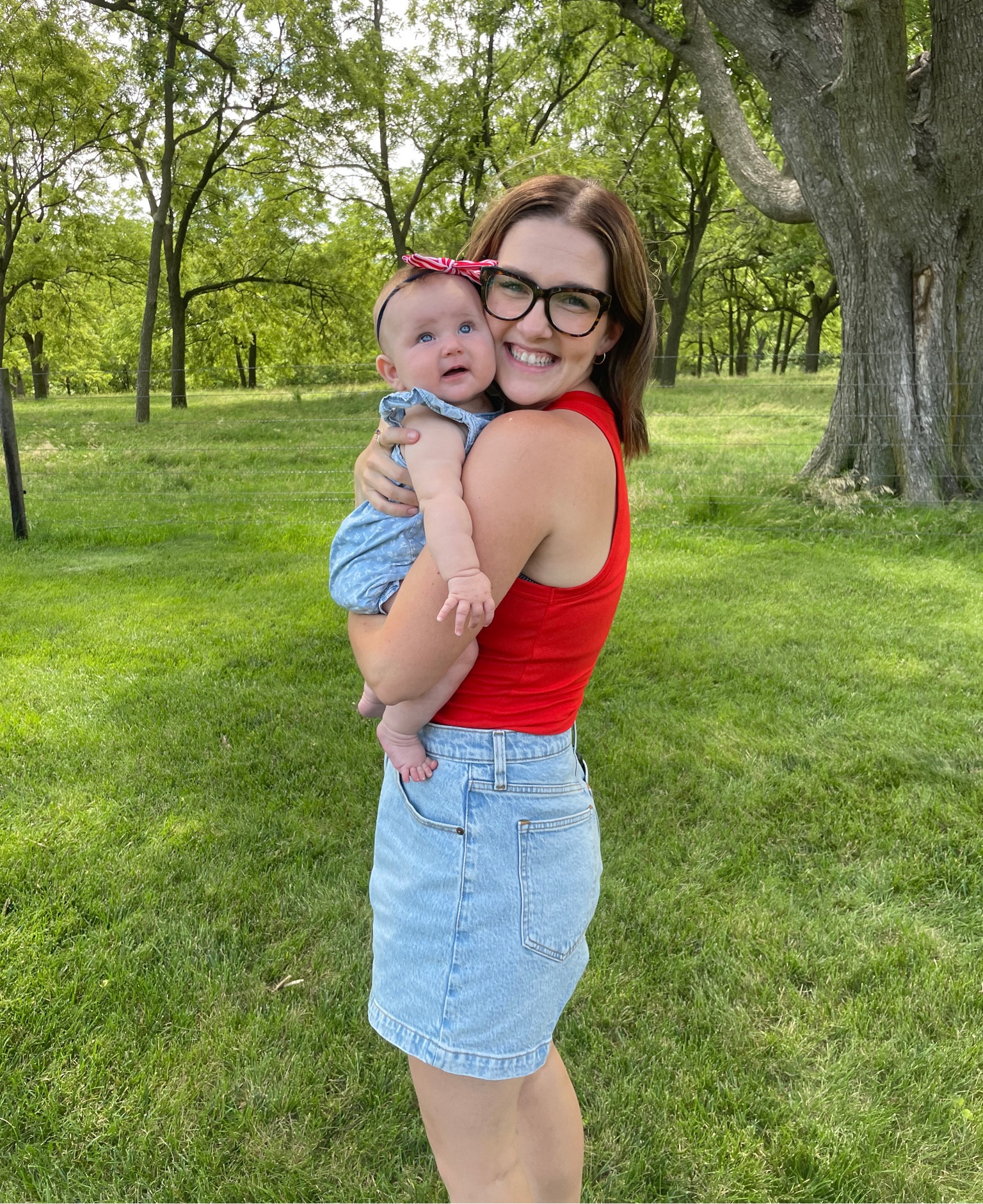 My fave modest denim jean shorts are on sale! 😍 Dreaming of warm summer days & green grass 🍃☀️