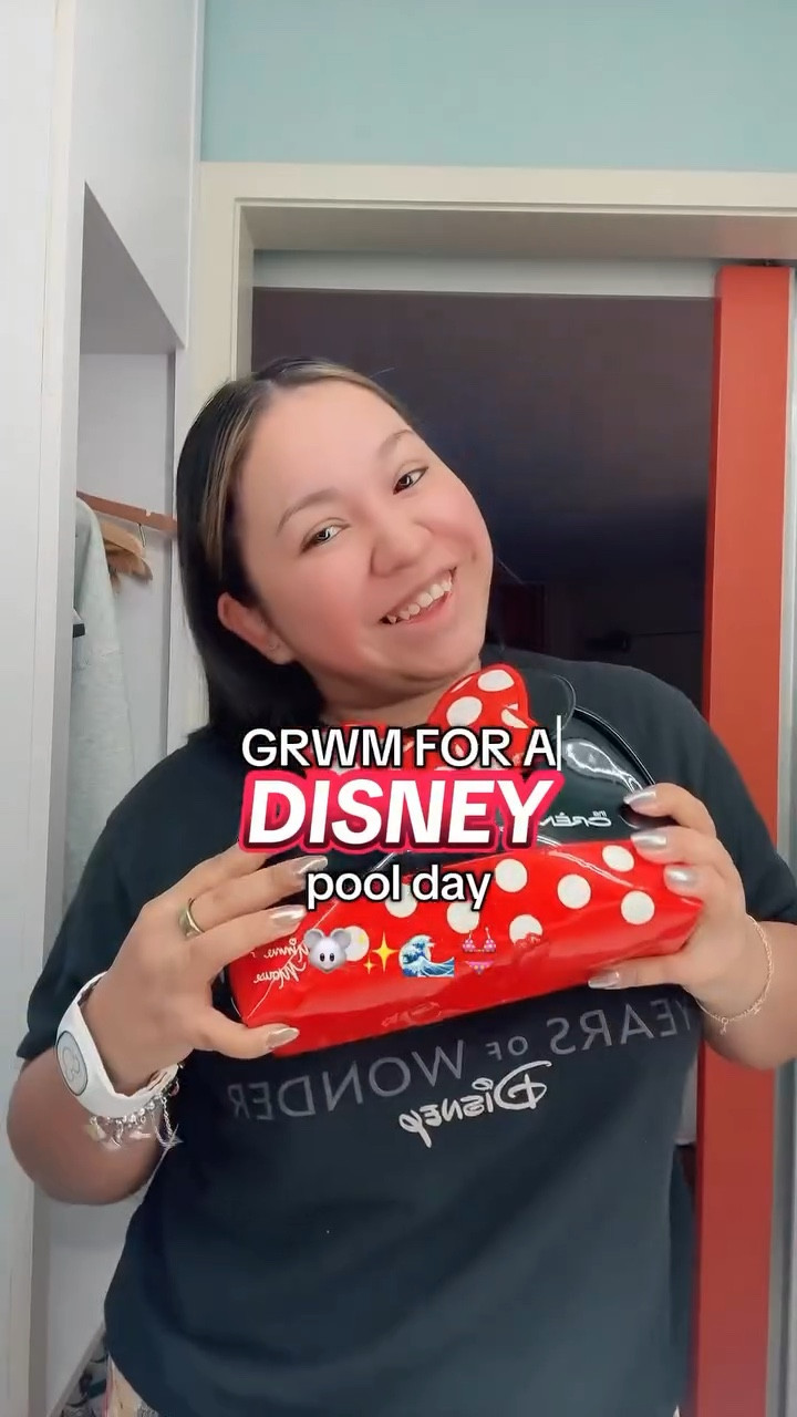 Nothing like a Disney pool day 👙✨
all beauty products are linked on LTK!

#dallasinfluencer #disneypoolday #disneytrip #disneyadult #grwmmakeup #grwmroutine #makeuproutine