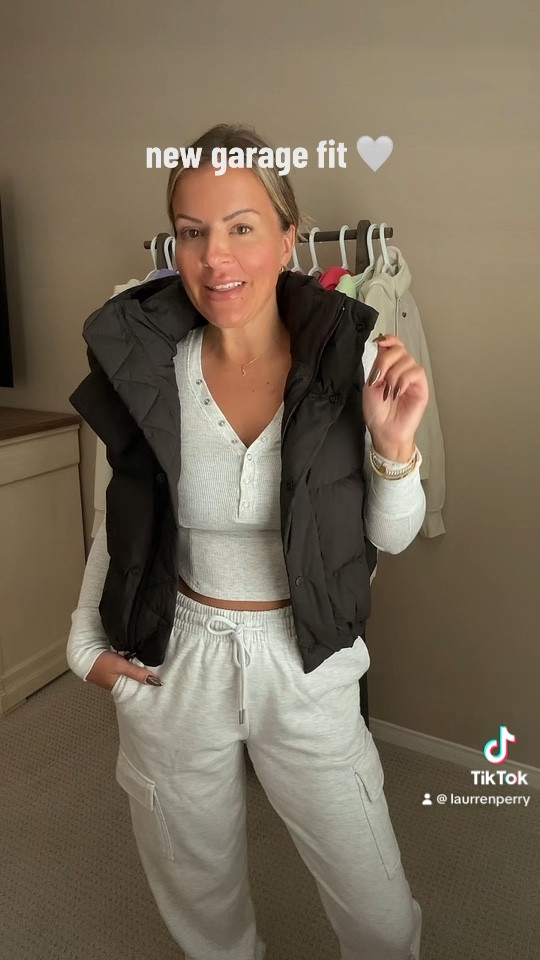 Garage coming through with the cozy fits for fall 🤍🩶
Top: S 
Pants: S 
Vest: Size 4

#LTKGiftGuide #LTKstyletip #LTKSeasonal