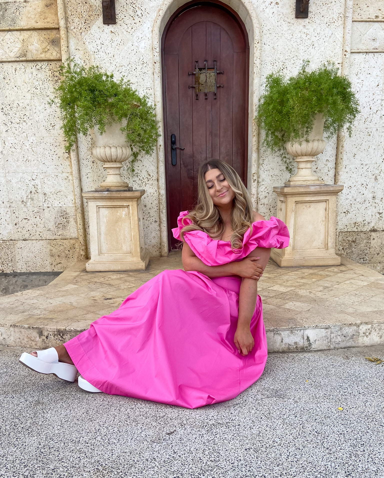 My favorite outfit from vacay 💕 It’s the ruffly over-the-top sleeves for me 😍

Use code BFF30 to snag 30% off @petalandpup this weekend. If pink isn’t your color this outfit comes in black too. 

#petalandpup #petalandpuppartner 



#LTKtravel #LTKsalealert #LTKwedding