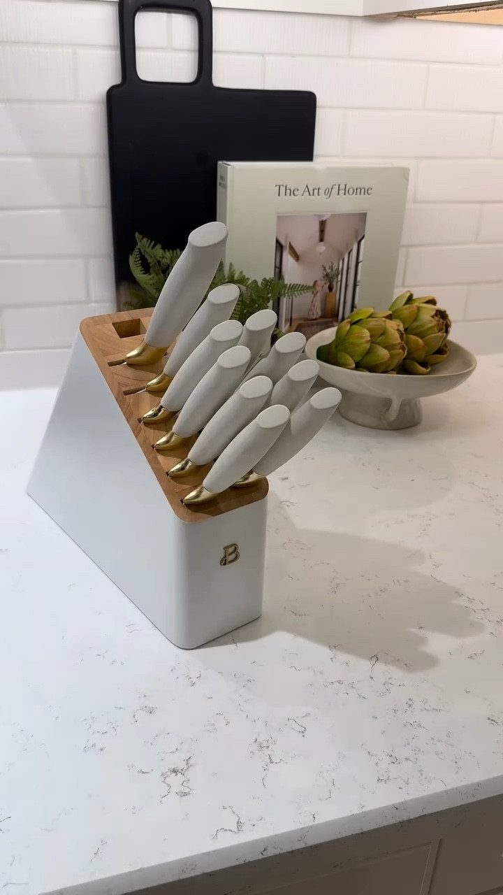 Comment SHOP below to receive a DM with the link to shop 

My fave kitchen gadgets
Popcorn maker 
Ice cream maker 
Paper Towel holder
Stone drying mat 
Ice maker 
Knives