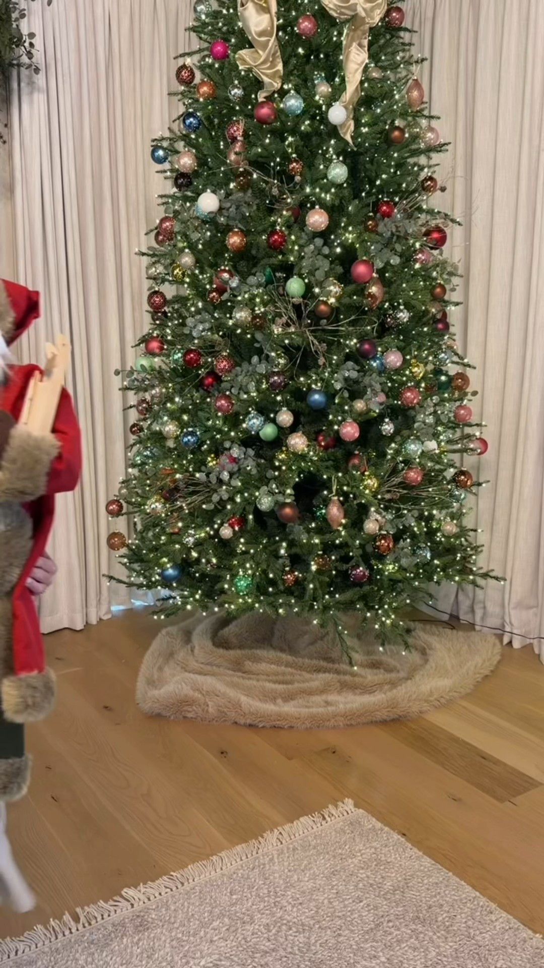 All the holiday magic happens right by the tree ✨
I pulled together this cozy little wrapping setup with finds from The @HomeDepot — the accent table, pouf, and baskets make it feel festive and functional. 🎁
Linked everything below so you can create your own #HolidayYourWay moment – Up to 35% off Select Furniture, Decor, & Rugs!
#TheHomeDepot #TheHomeDepotPartner @shop.ltk #liketkit


#LTKHome #LTKHoliday #LTKSeasonal