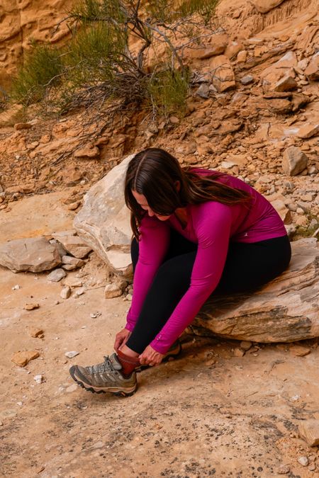 Fall hike in the desert✨🏜️🥾

Women’s fall hiking outfit.

Top: Small
Leggings: 6
Boots: 8 1/2 (tts)

#LTKSeasonal #LTKfitness #LTKfindsunder50