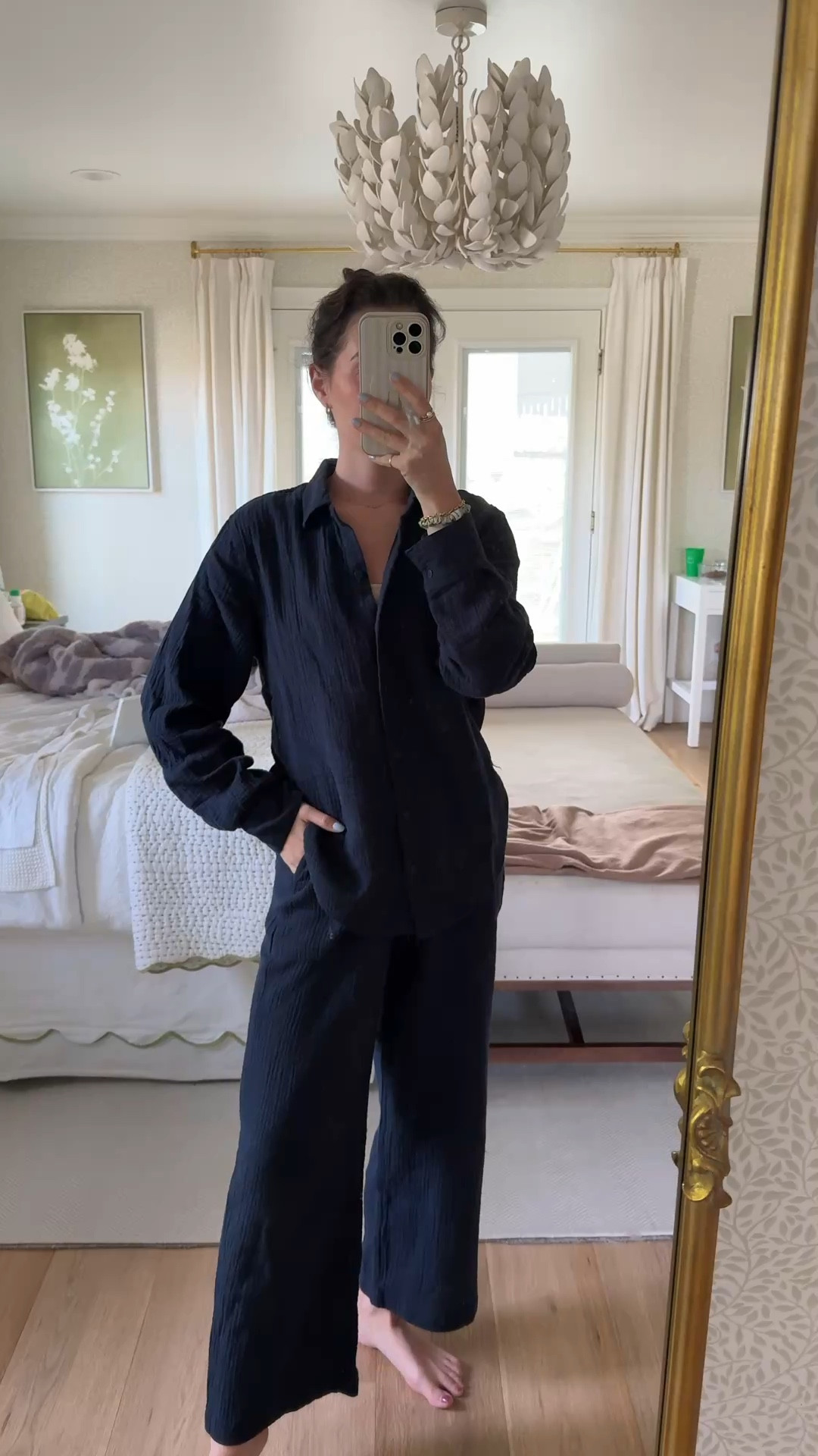 Navy is the color of the season — this gauzey set is the perfect look for drop off #ltkstyle #falloutfits #navy

#LTKmomlife