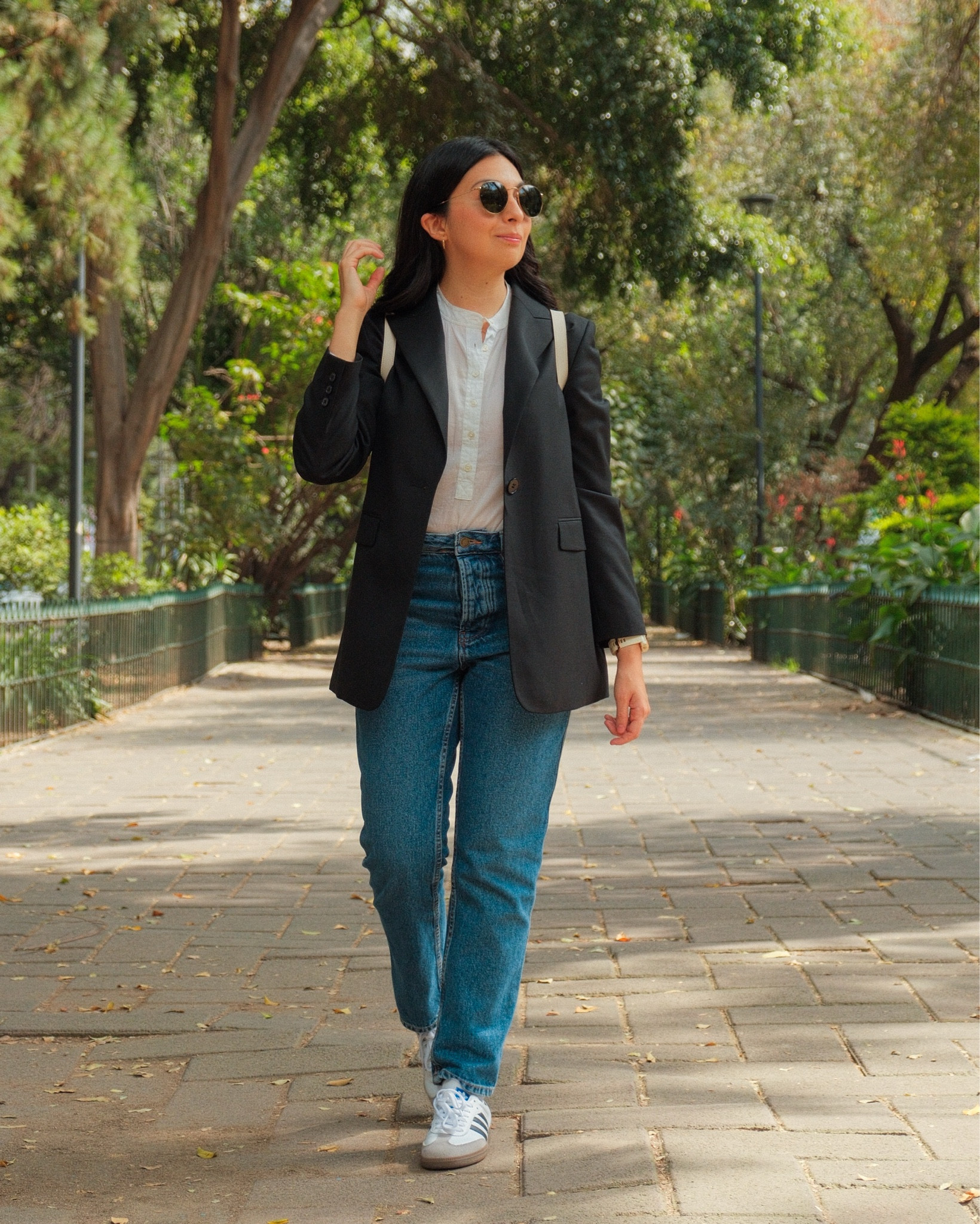 Blazer is from The Curated Size XXS
Top from Doen size D
Jeans Sézane (Brutt Sexy) size 28

#LTKStyleTip #LTKSeasonal