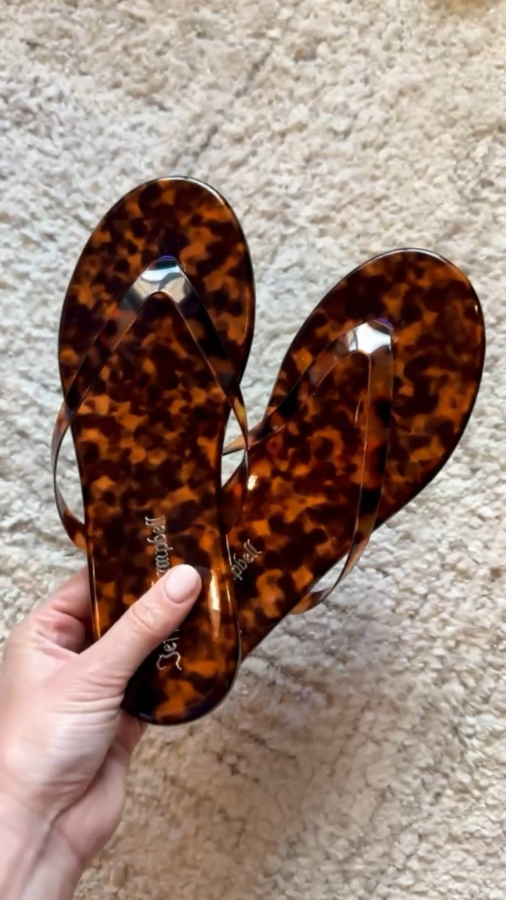 Spring sandals 
Sandals
Vacation 

#LTKSeasonal