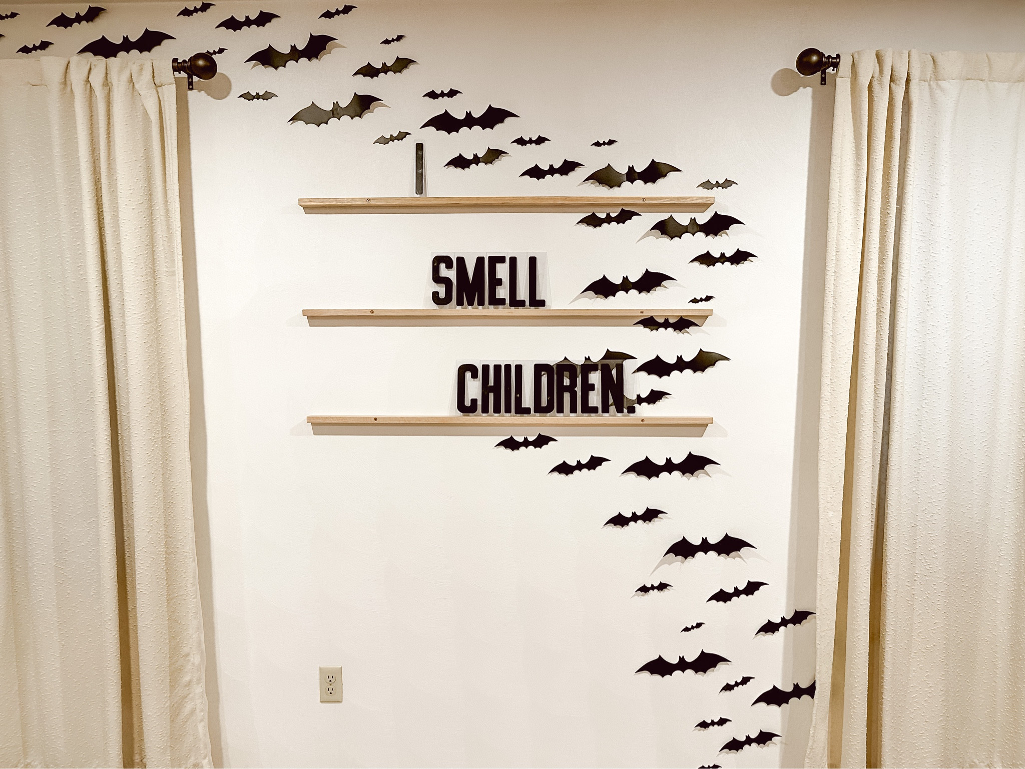 I Smell Children…four of them. 😆

#halloween #hocuspocus #homedecor #halloweendecor #amazon 

#LTKSeasonal #LTKparties #LTKhome