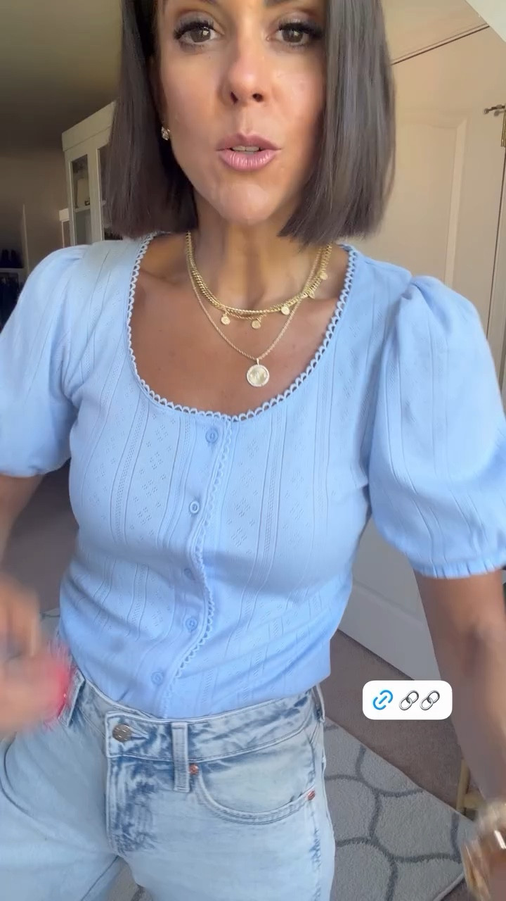 New Walmart top! Size xs in top Size 1 in Jeans

#LTKootd #LTKSeasonal #LTKdayinmylife