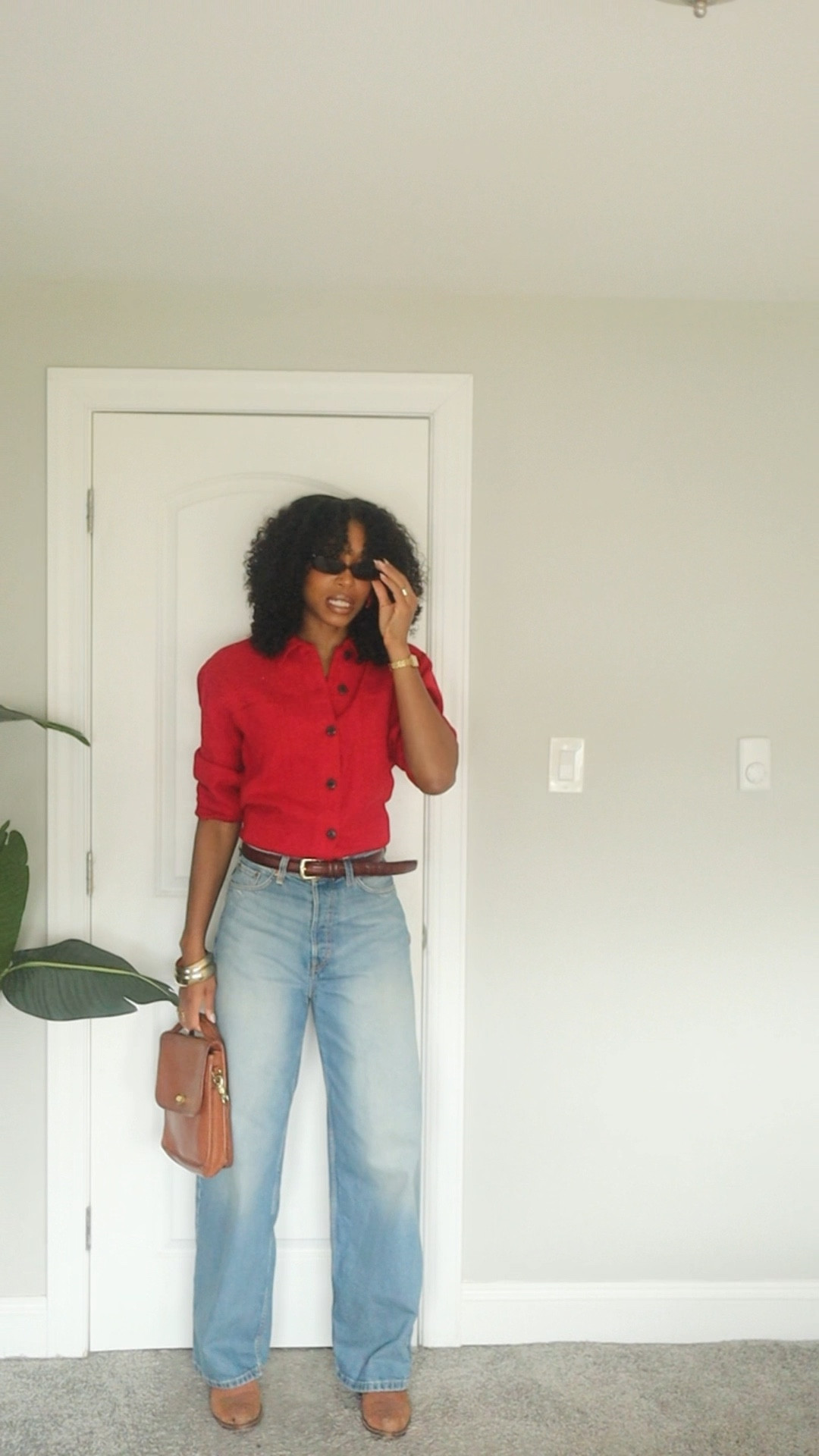 Spring outfit formula: pop of color + wide-leg denim

Jeans : W27 L34

#LTKSeasonal #LTKSummerEdit #LTKStyleTip