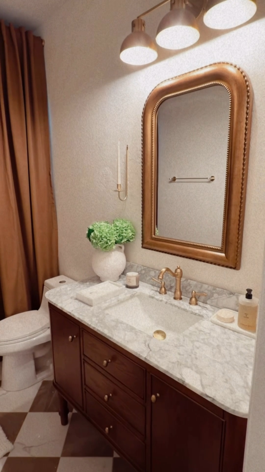 Guest bathroom decor 
