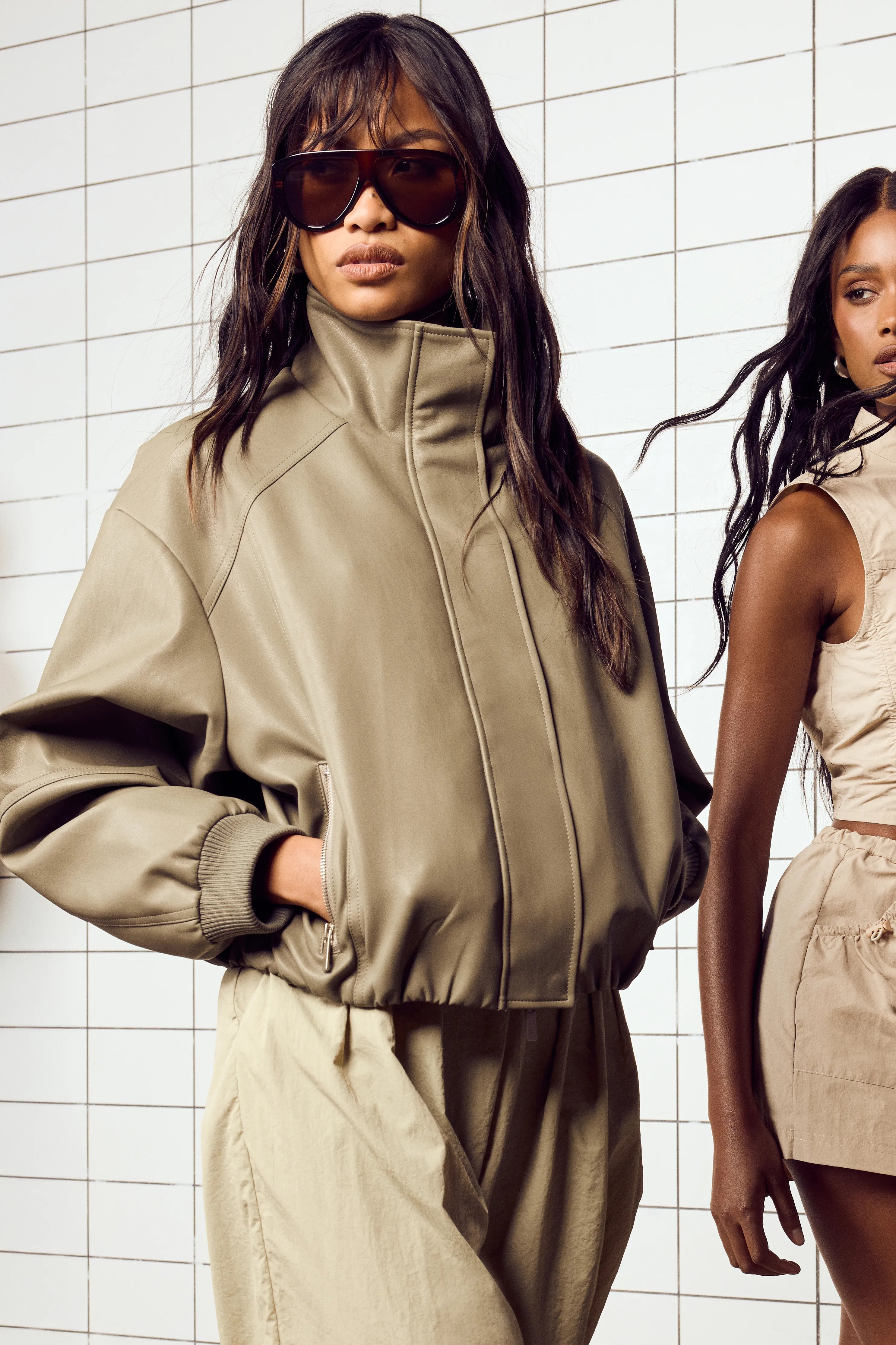 Khaki Imitatieleren Jas Met Col En Ritszakken | Boohoo NL | Boohoo.com (NL)