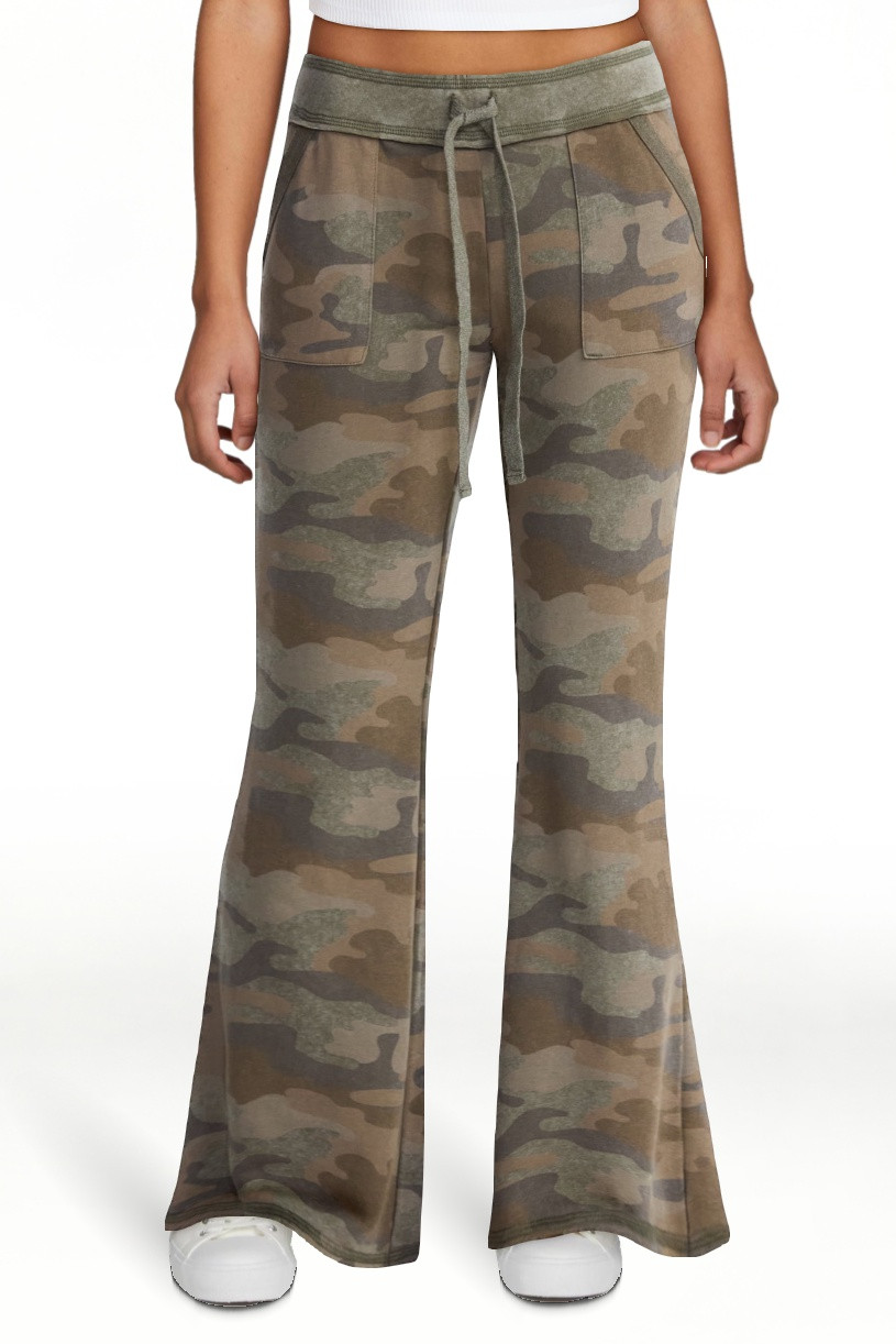 No Boundaries Flare Leg French Terry Pant, Women's Sizes XXS-XXL | Walmart (US)