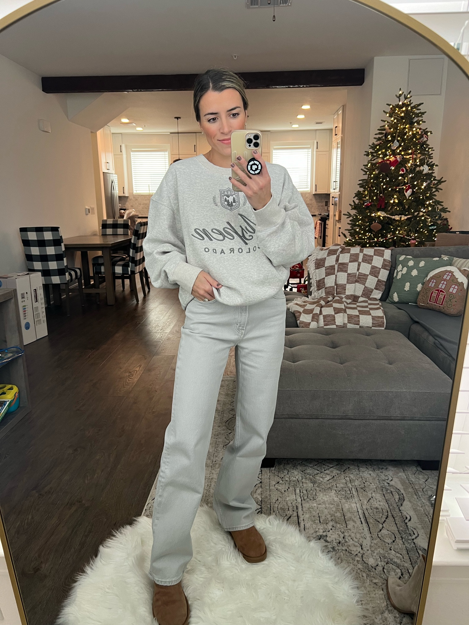 15% off 
Size medium sweatshirt 
Size 25 jeans (run tts) 

#LTKfindsunder100 #LTKsalealert