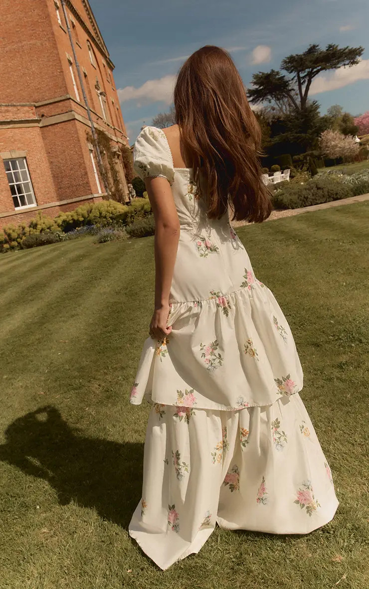 Cream Gebloemde Katoenen Gelaagde Maxi Jurk | PLT NL | Prettylittlething Netherlands