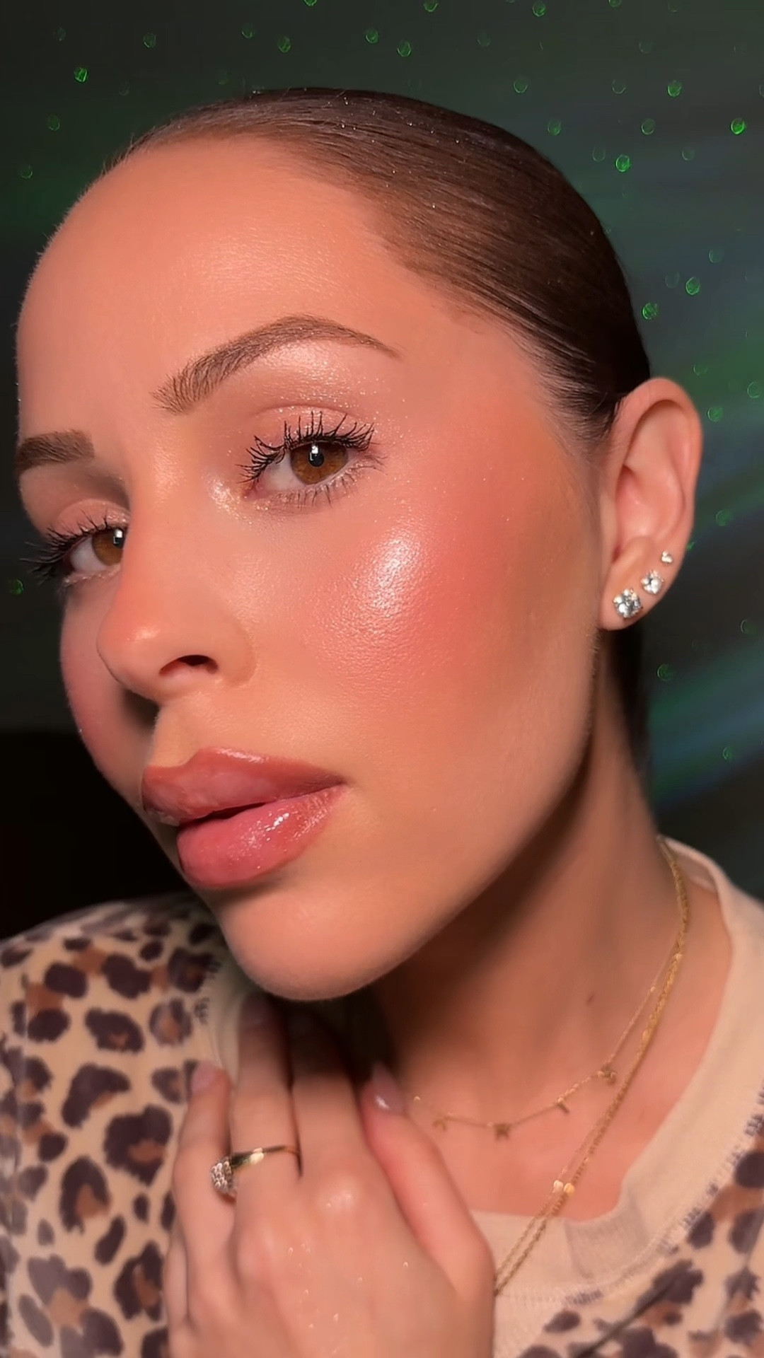 Fav Highlighter or all over body shimmer! #highlighter #bodyshimmer #fenty #fentybeauty #makeup 

#LTKBeauty