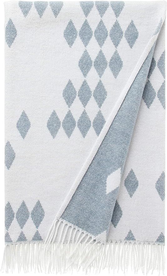 Amazon Brand – Rivet Geometric Diamond Jacquard Reversible Throw Blanket, 50"x60", Blue / White | Amazon (US)