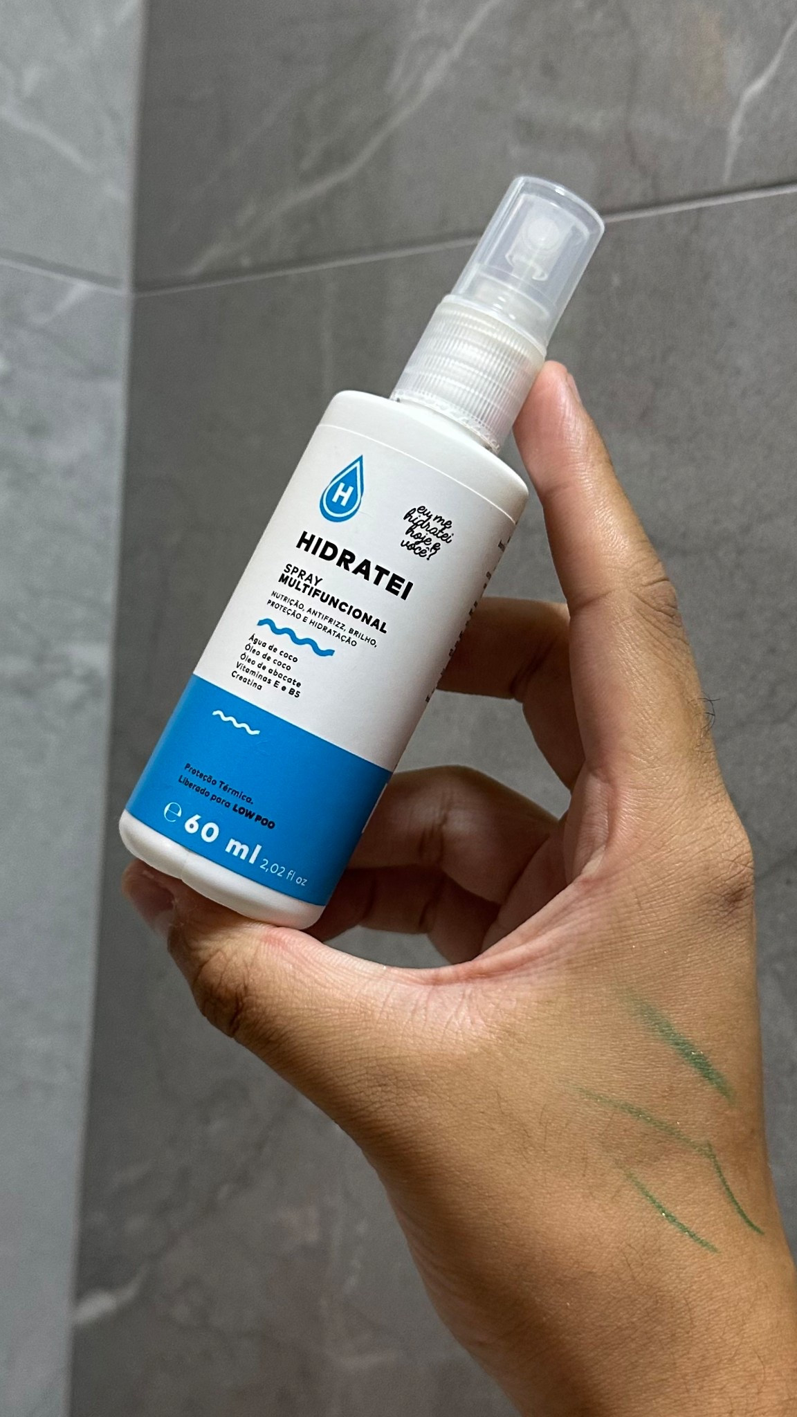 Descobri essa belezinha com uma amiga em Angra e meu Deus, que produto perfeito! Salva o cabelo na praia e em qualquer lugar! 

#LTKbeleza #LTKbrasil #LTKsummer