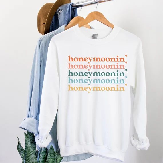 Honeymoonin' Sweatshirt, Sweater, Honeymoon Shirt, Newlywed Shirts, Gift for Bride, Mrs Shirt, Ho... | Etsy (US)