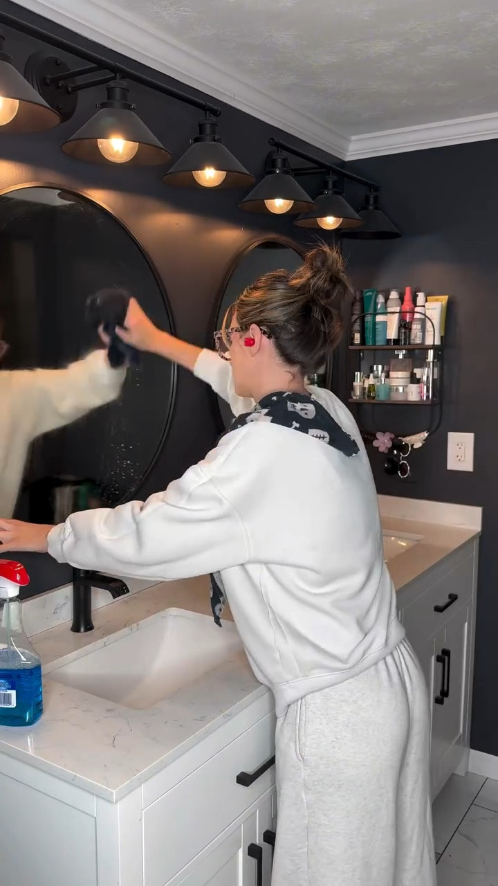 spent my day somewhere between cleaning toothpaste art off mirrors, cooking a full dinner, and questioning why the dishes never end. 🫠 Side note: I do not recommend this cheese grater. It grated my patience more than the cheese. 🧀😂 
#momof3 #sahmomlife #momvlog #relatablemom #cleaningmotivation