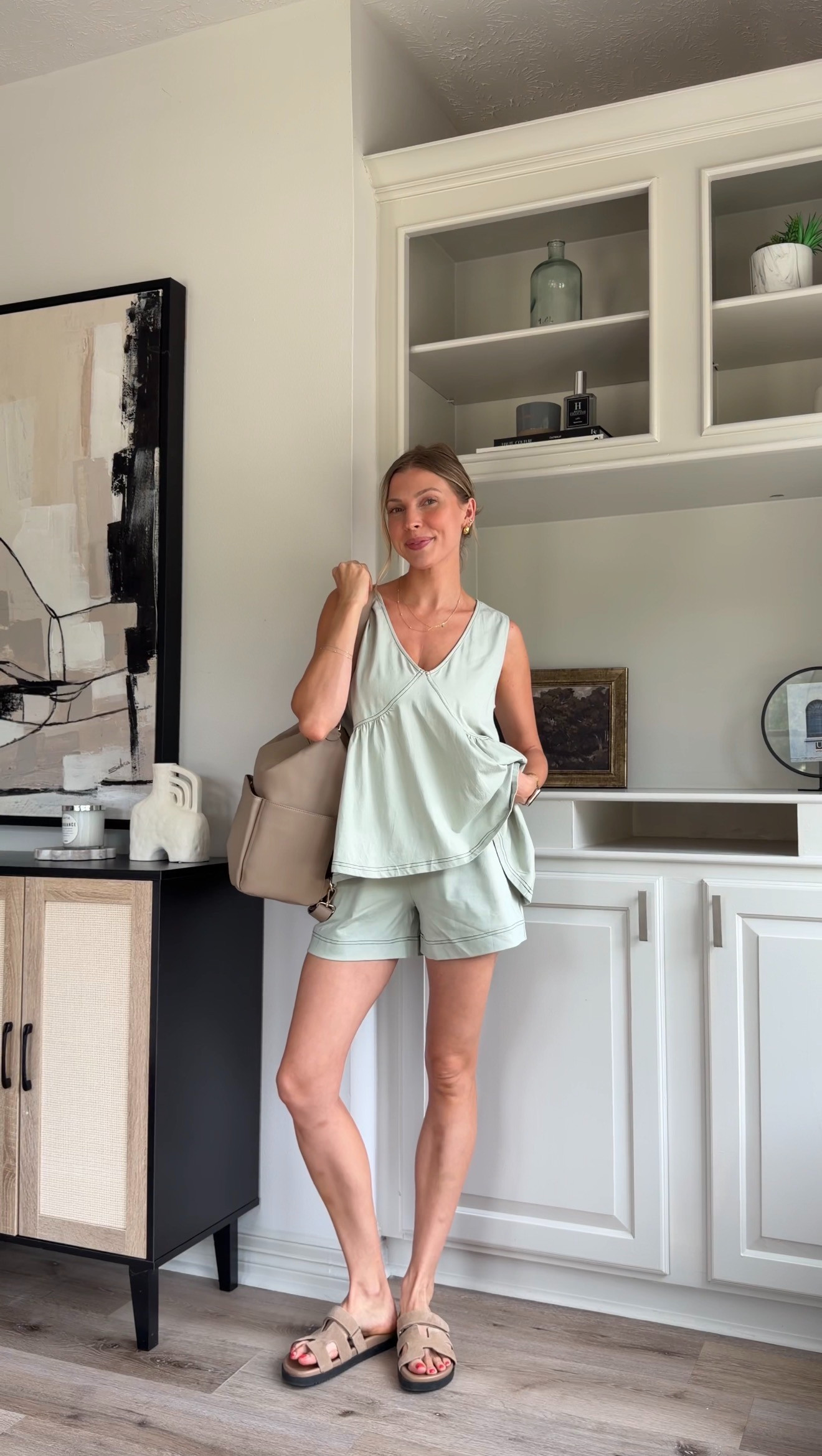 Cutie matching set for summer! Super flowy, perfect for nursing! Wearing small 

 