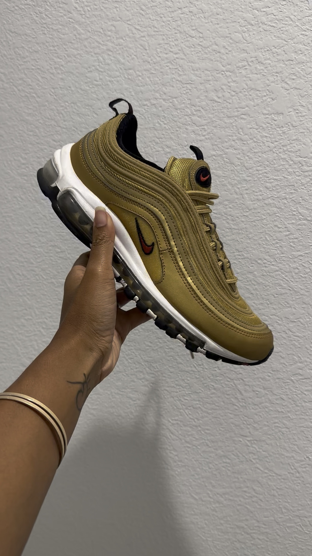 Comfy sneakers. Perfect for the holiday  

#LTKGiftGuide #LTKHoliday #LTKStyleTip