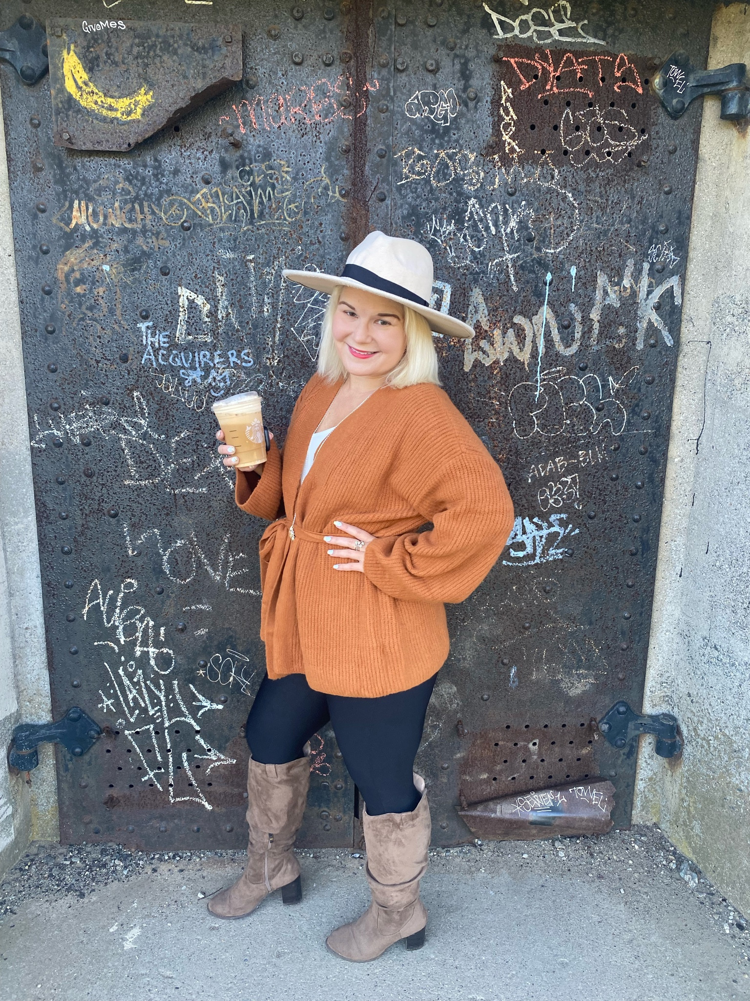 Fall vibes

#LTKcurves #LTKSeasonal #LTKSale