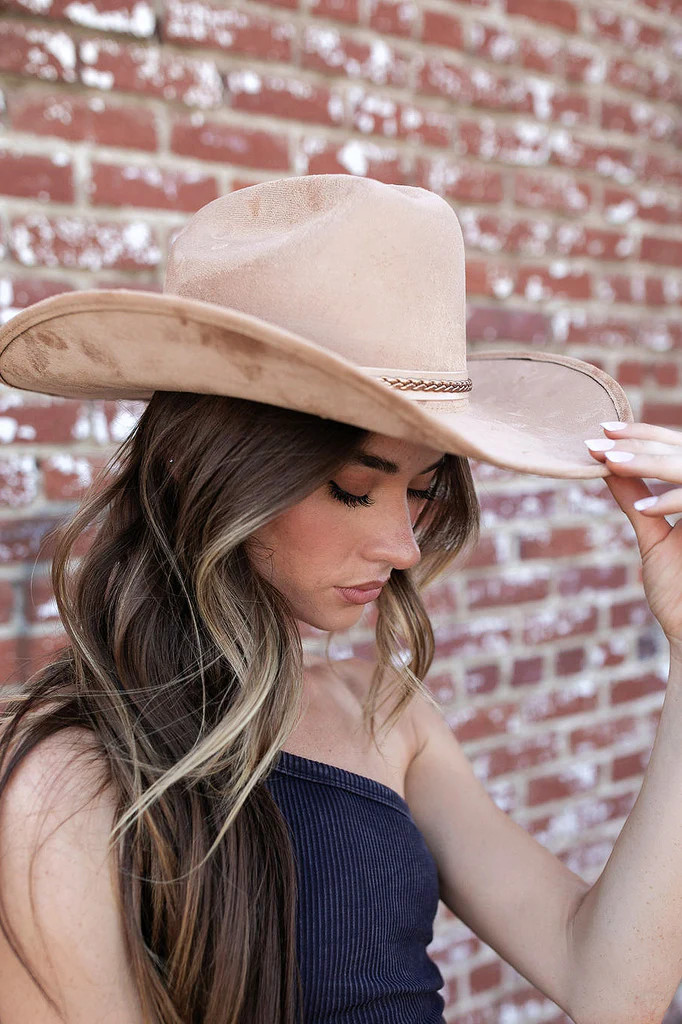 The "El Dorado" Faux Suede Cowboy Hat in Tan | Glitzy Bella