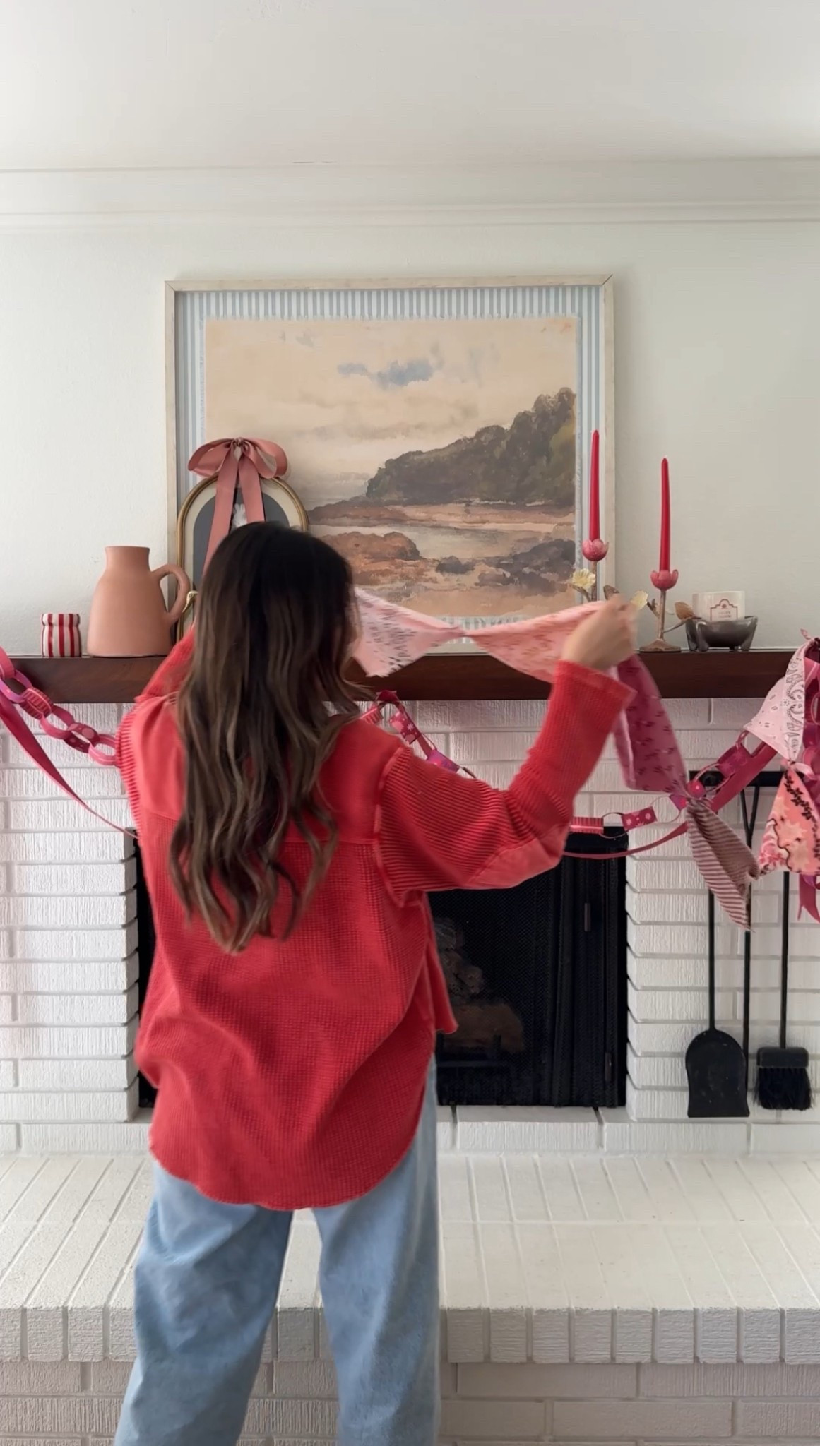 a very light and comfy thermal for winter!! Love the slight oversize. Wearing a S