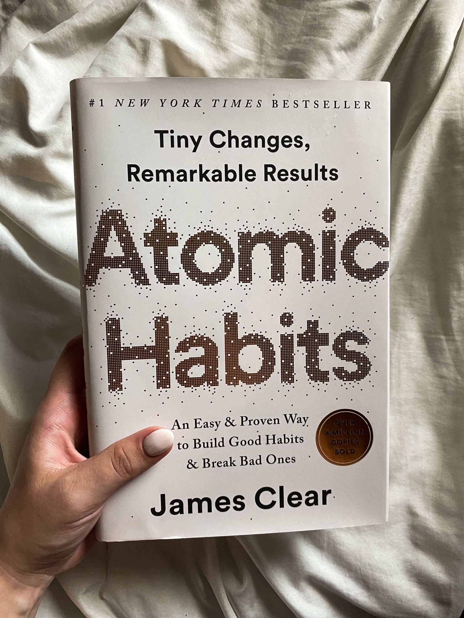 atomic habits + james clear + book vibes

new years vision board inspo 🪩

#books #cozy #atomichabits #jamesclear #bookshelf #bookstoread #bookrecommendation #cozyhome #reading #cleangirlaesthetic #aesthetic #aestheticfeed #trendy #trending #trendingbooks #visionboard

#LTKGiftGuide #LTKU #LTKhome