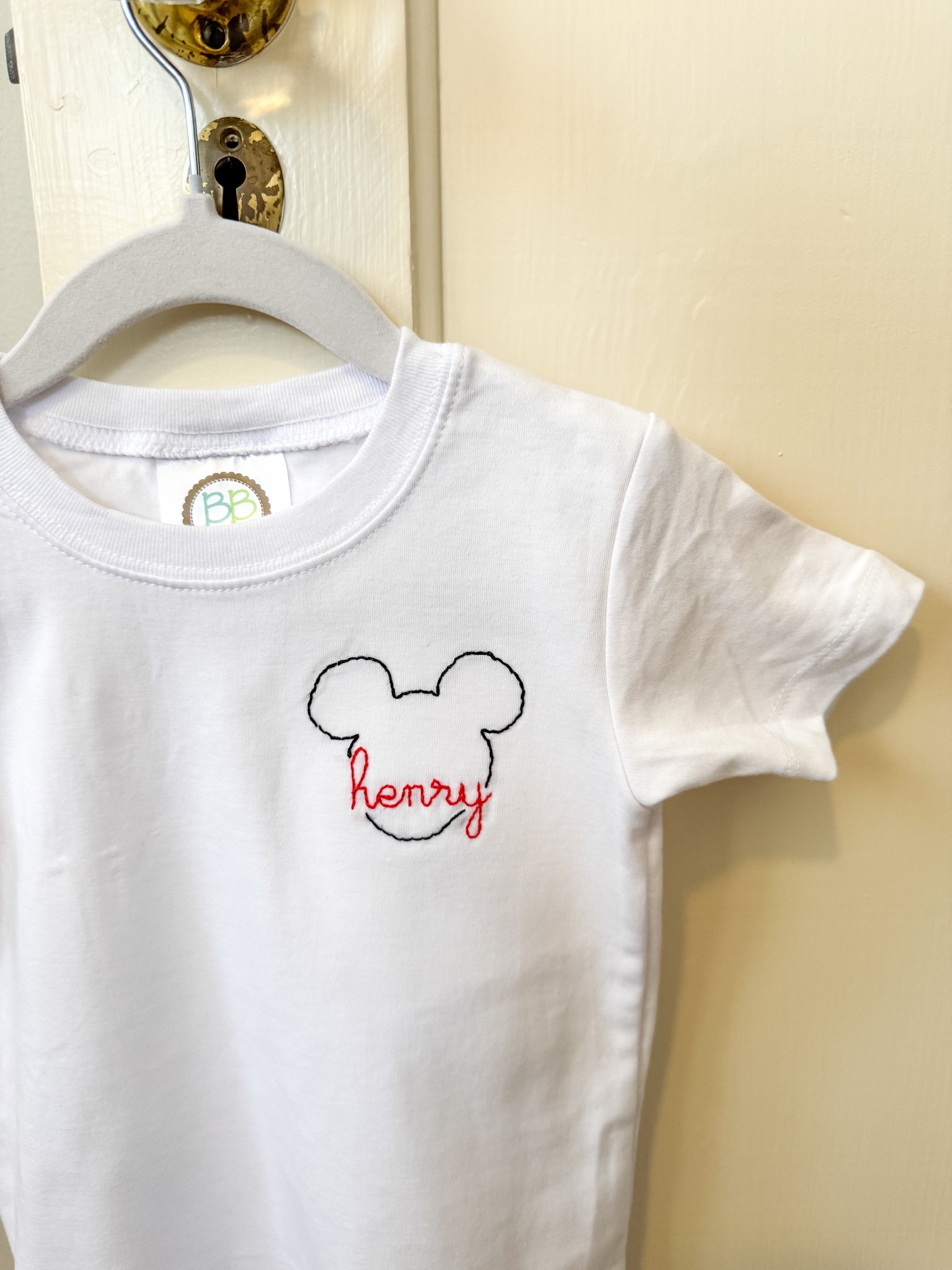 sweetest little Disney tshirt! 

Disney Outfit
Spring Break Outfit
Disney Tshirt
Disney Tee
Mickey Mouse Tee
Minnie Mouse Tee
Mouse House
Magical Trip
Disney Trip
Mickey Ears
Minnie Ears

#LTKStyleTip #LTKFindsUnder50 #LTKKids