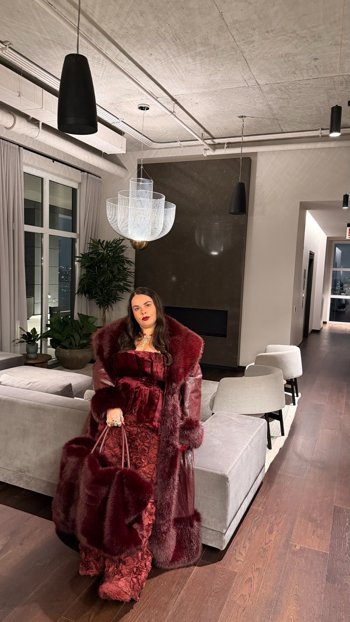Fit for an akira event tonight 

The bag & shoes are sold out but the rest is linked 

The pants run big imo 

Pants: xl 
Top: 1X 
Coat: 1X 



#LTKPlusSize #LTKValentine #LTKdayinmylife
