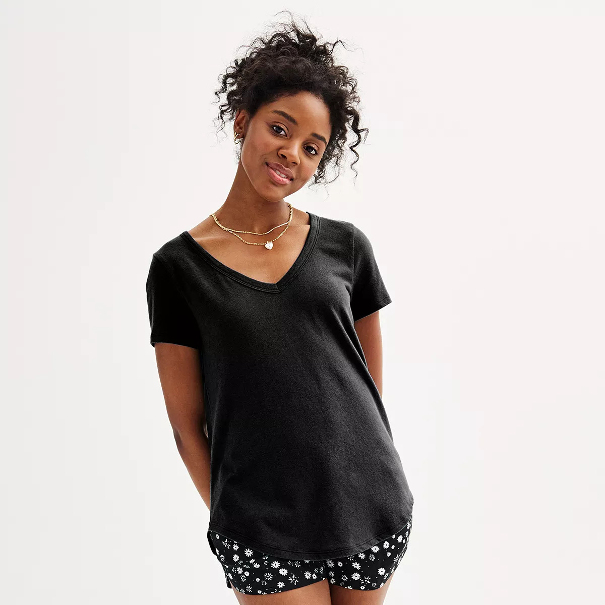 Juniors' SO® Favorite V-Neck Short Sleeve Tee | Kohl's