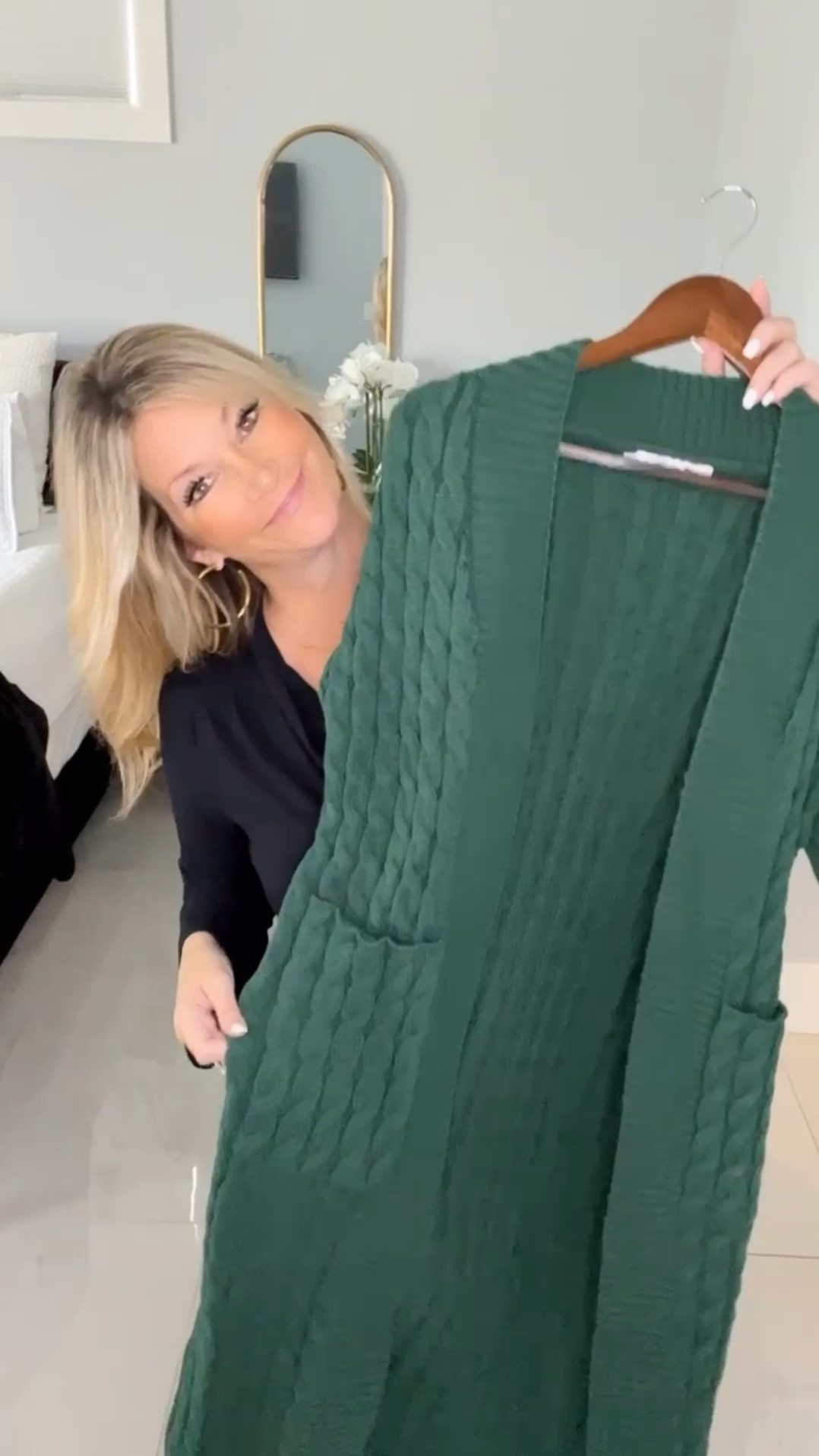 Love this cardigan. It’s very soft and not scratchy at all. I am wearing a medium. 

#LTKSeasonal #LTKHoliday #LTKstyletip