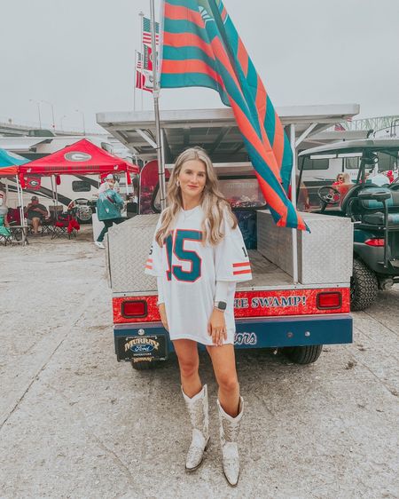 outfit inspo for fl ga!! 
got so many compliments on my boots! y’all have to grab them!

#florida #gators #outfit #inspo #white #boots #georgia #football

#LTKfit #LTKSeasonal #LTKstyletip
