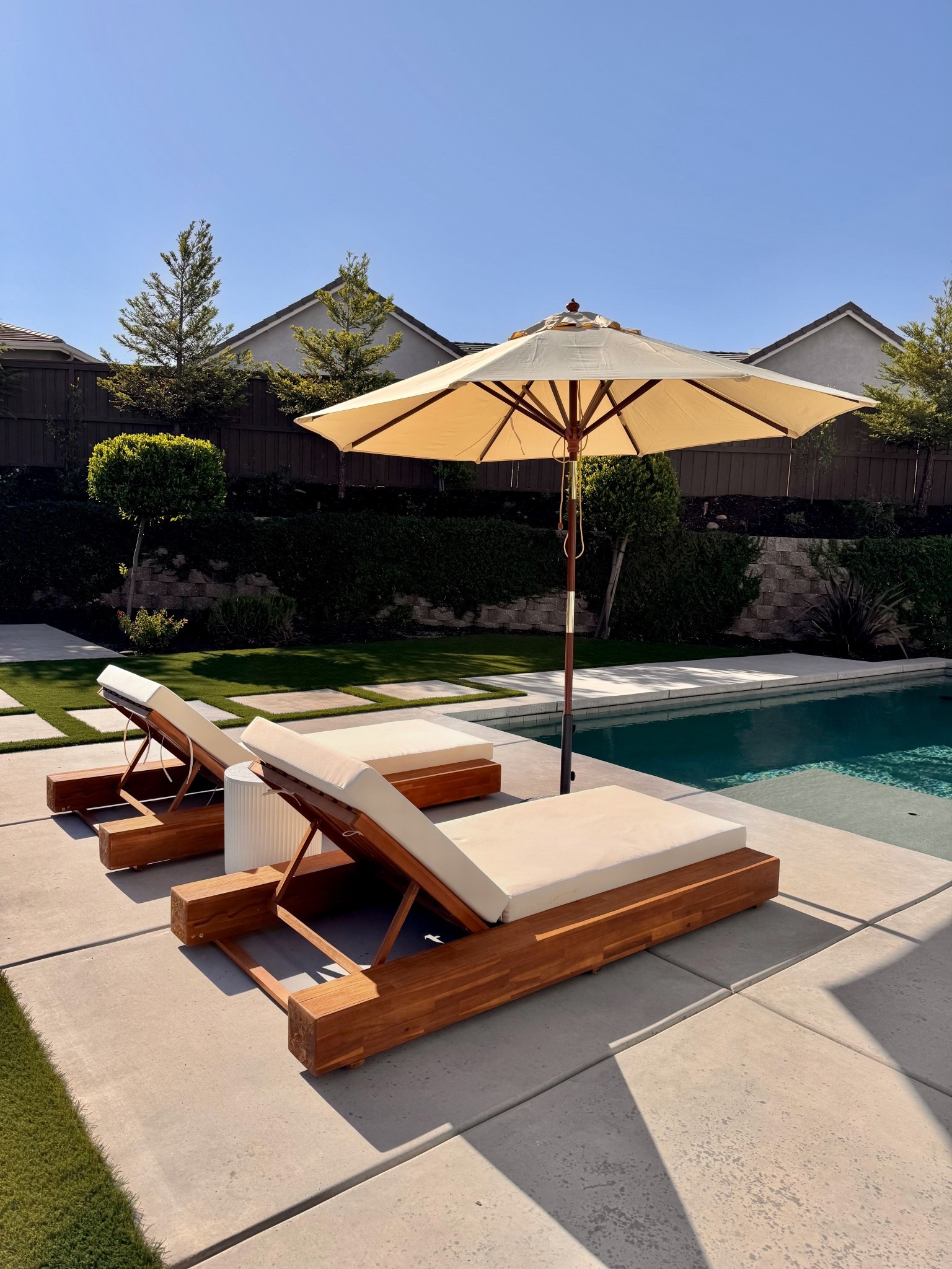 Viral backyard outdoor loungers & umbrella 

wayfair
Outdoor furniture 
Pool furniture 
Pool chairs
Umbrella
Backyard bbq essentials



#LTKSwim #LTKHome #LTKFamily