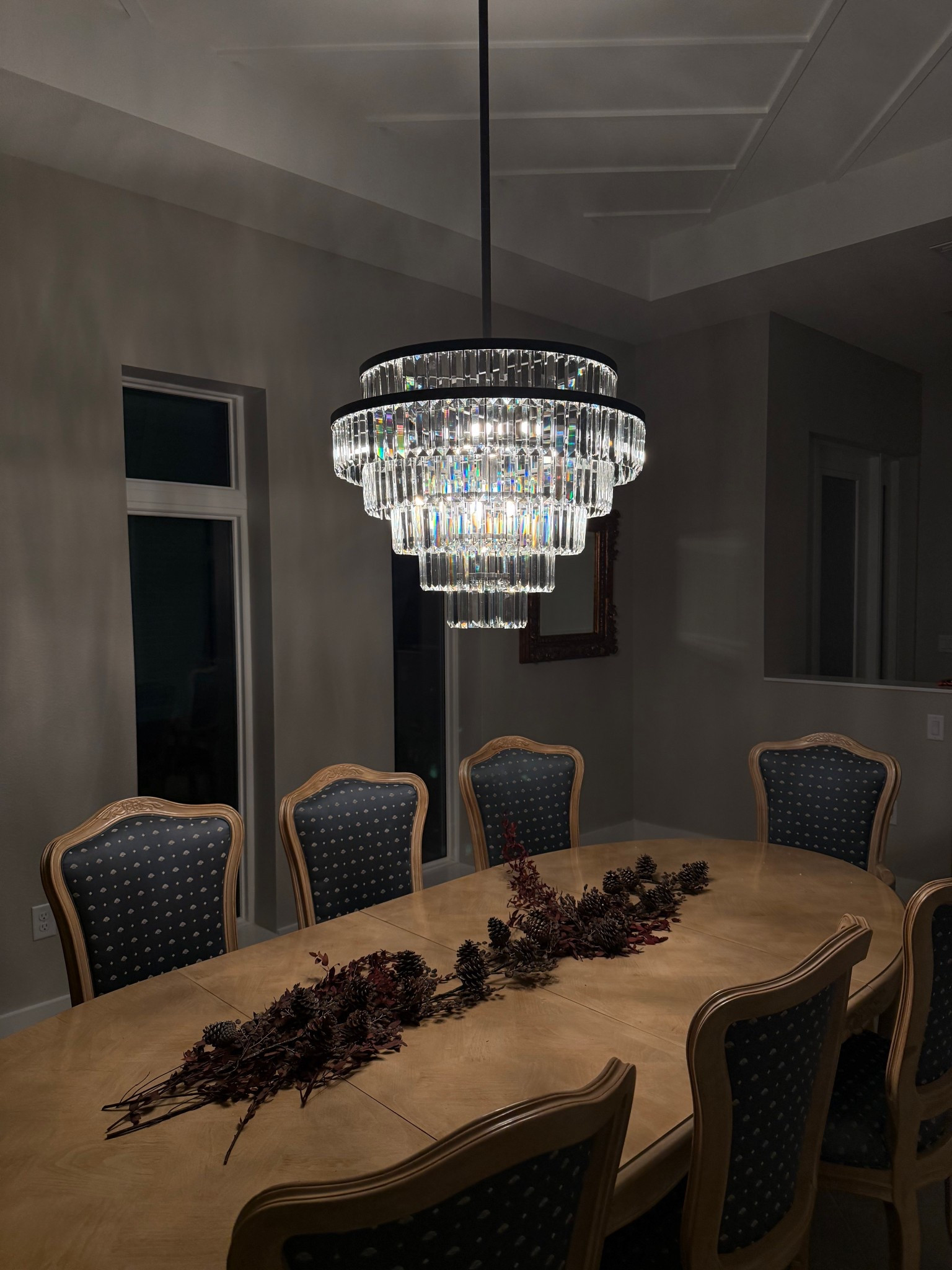 chandelier 
Dining room
New home 
Home decorating 
Home decor
Lighting 

#LTKHome
