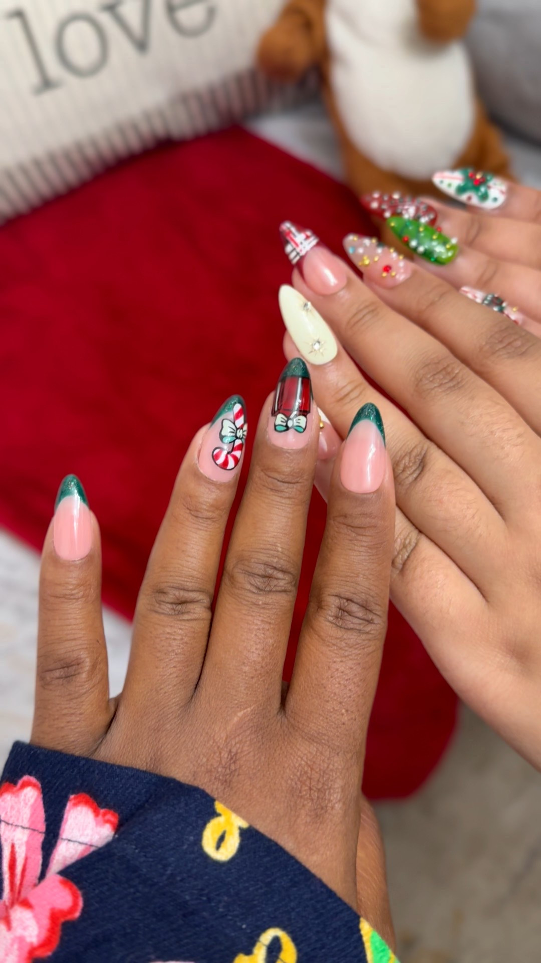 Christmas is 5 days away and we 
LOVING our nails of the week!! 

I linked some CUTE last minute Christmas nails on LTK. 

#LTKBeauty #LTKSaleAlert #LTKHoliday