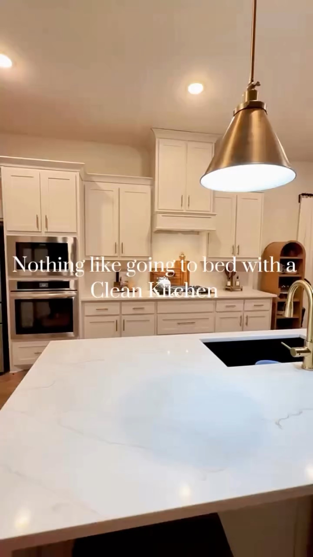 Nothing like going to bed with a clean kitchen 

#homemaking #homemaker #kitchencleaning #cleaningmotivation #cleanhome #kitchenreset