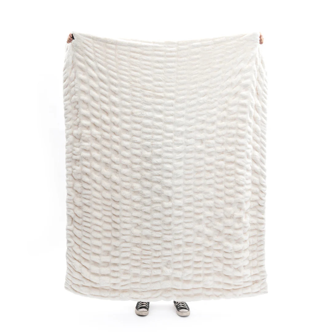 Creamy Cloud | Lola Blankets