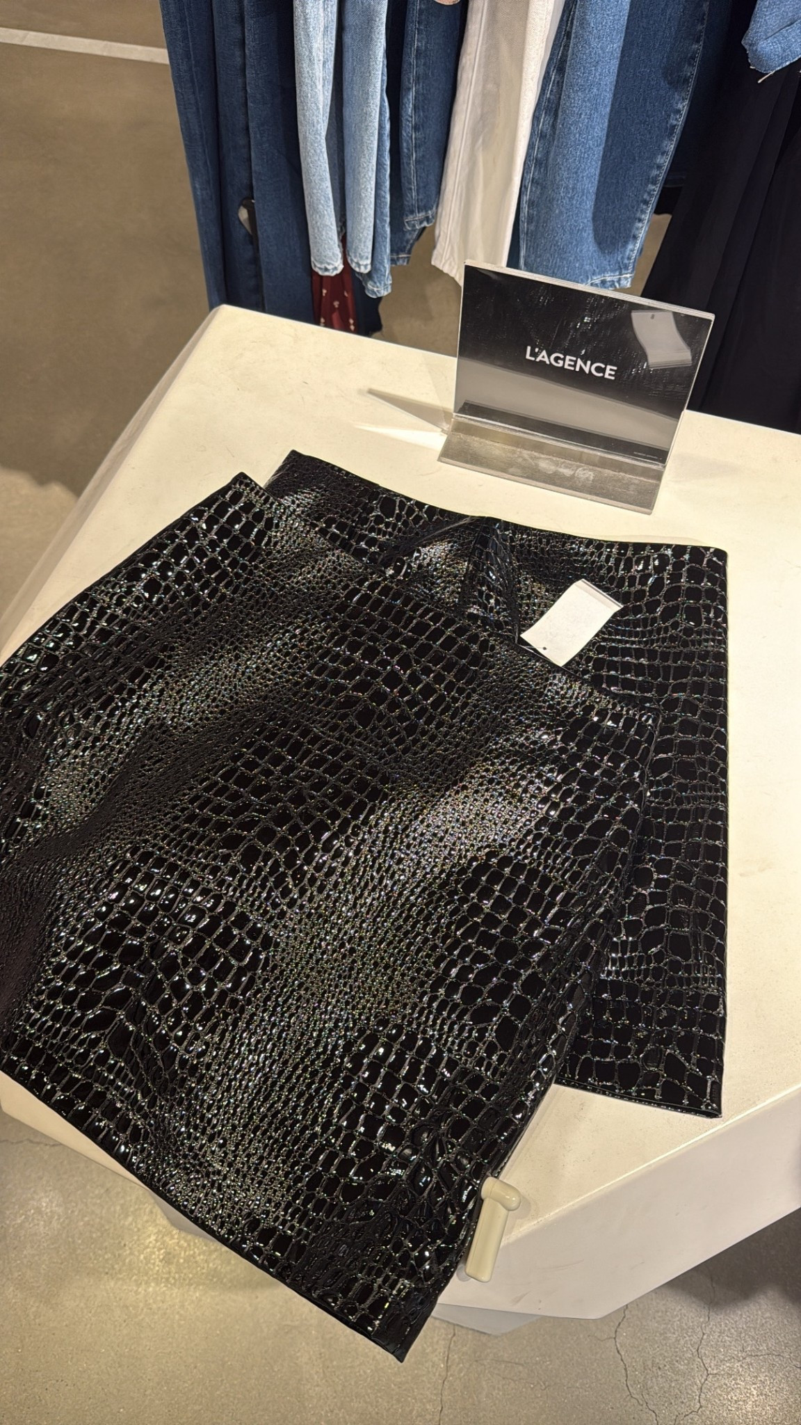 L’agence perfect holiday skirt 

#LTKHoliday #LTKGiftGuide #LTKSeasonal