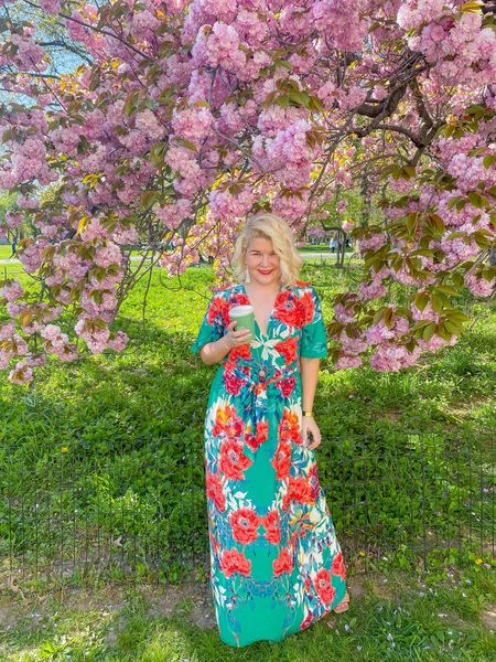 Obsessed with this green lulu’s maxi dress. It is a couple years old, but Lulu’s has similar ones that like this one are perfect for weddings, date nights and just because. 

#LTKFindsUnder100 #LTKWedding #LTKStyleTip