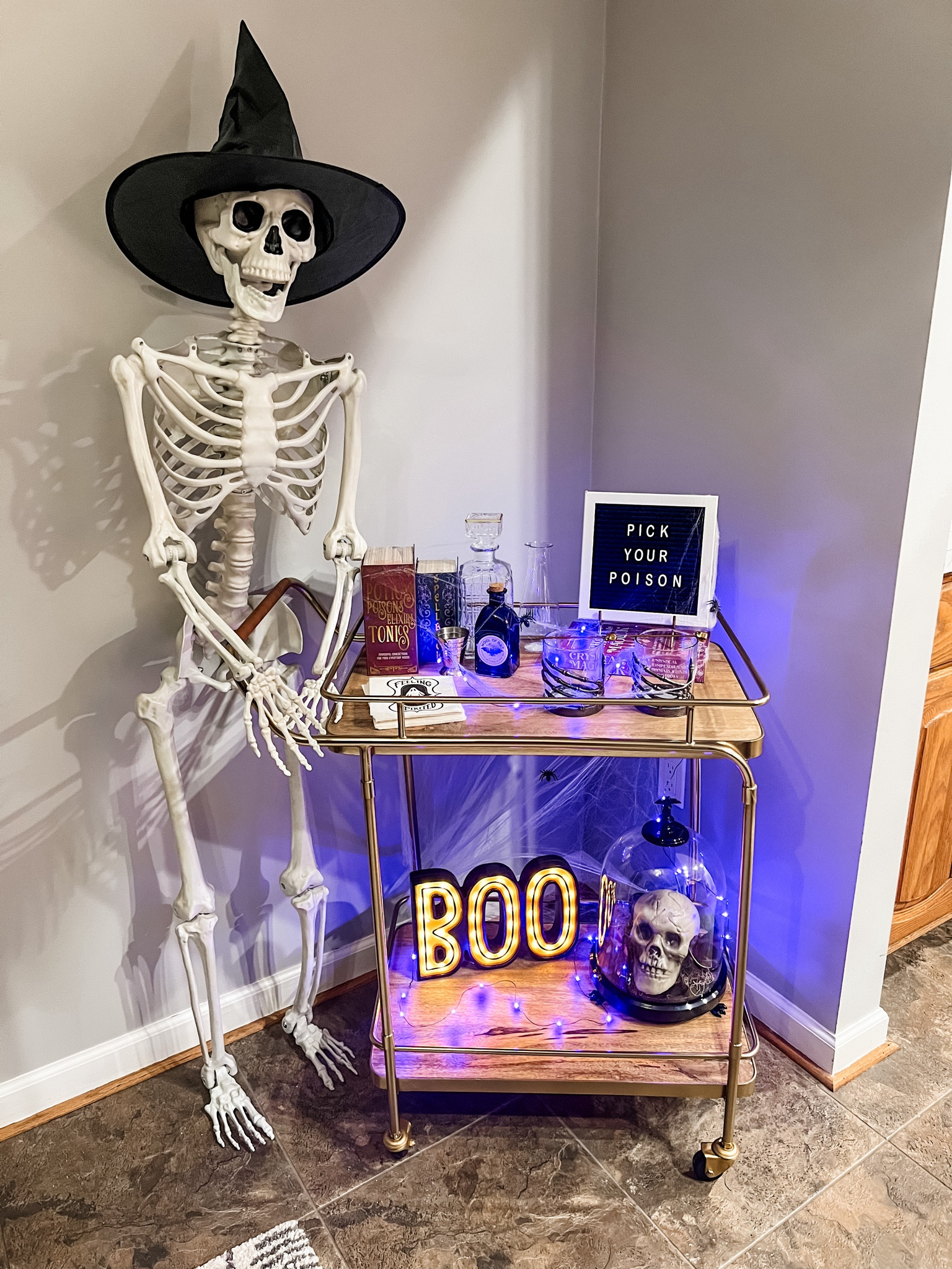 Halloween bar cart decor

Bar cart, Halloween decor, Halloween bar, bar styling

#LTKhome #LTKparties #LTKHalloween