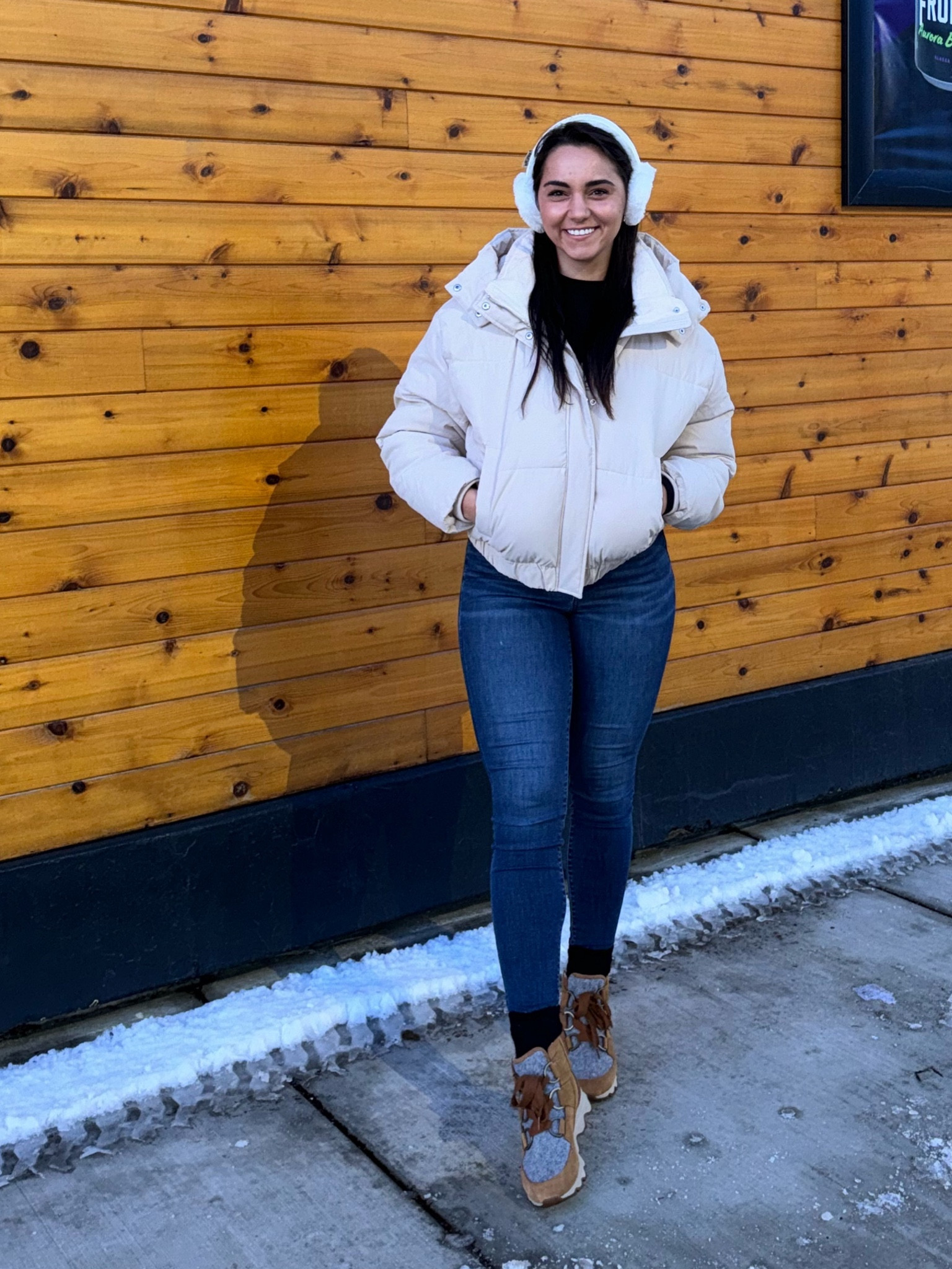 Size small top, size 2 XL length jeans, size large puffer

I’m 5’9” 

Boots are old Sorel boots- 	
KINETIC™ SHORT LACE is the name of them!

#LTKSeasonal #LTKstyletip #LTKfindsunder100