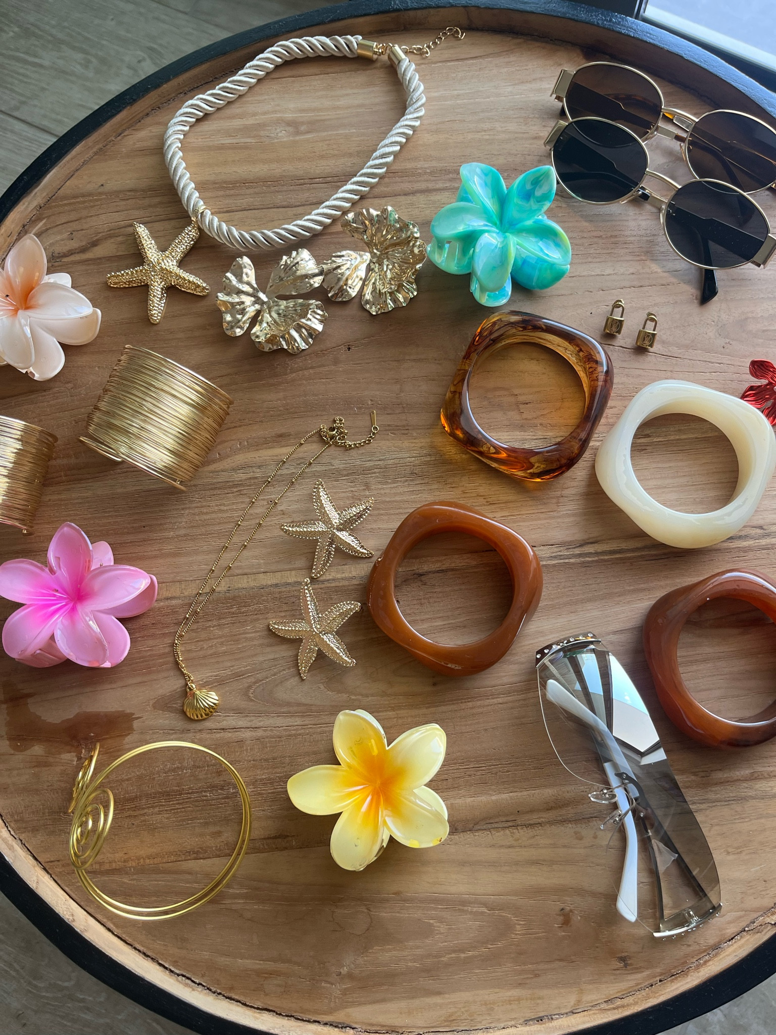 Summer Accessories Inspo Yes Please 😮‍💨😮‍💨😮‍💨

Tags: Zara outfits , spring outfit , summer outfit, summer vibes , Ibiza outfit , spring , spring workwear , trainers , sandals , sunglasses , Zara outfit , blazer , jeans , swimwear , bikini , beachwear , sarong, beach bag , bag , espadrilles , wedges , platform

#LTKspring #LTKstyletip #LTKFashionMonth