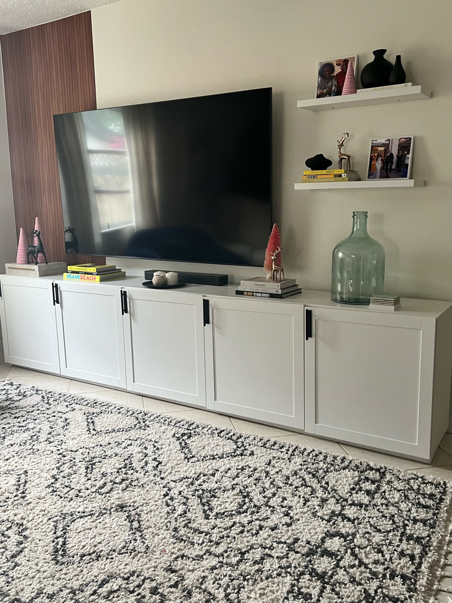 Shop the handles & other things! Love my little built in #doorknobs #handles #stickon

#LTKFind #LTKhome