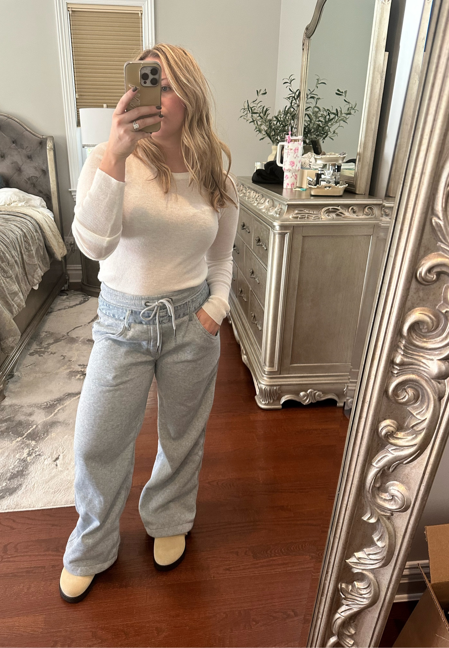 Errands comfy #ootd

#LTKStyleTip #LTKFindsUnder100 #LTKSaleAlert